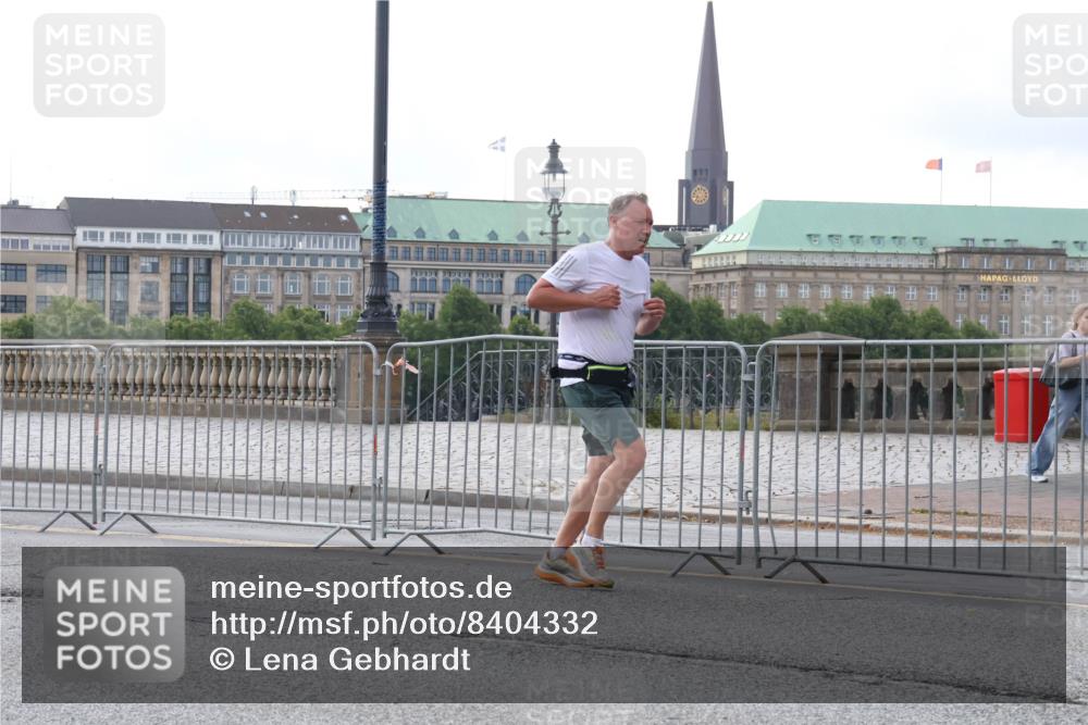 29.06.2025 - hella hamburg halbmarathon Lena Gebhardt http://msf.ph/oto/8404332 29.06.2025 10:03:38 Lombardsbrücke 111, 1114, 1135, 1138, 1161, 1367, 1450, 1885, 2277, 2594, 2619, 2683, 2759, 4095, 4307, 4511, 5363, 5384, 5396, 5464, 5613, 6391, 6453, 7006, 7277, 7278, 7279, 7290, 7306, 7485, 7706, 7935, 8469, 8484, 8727, 9280, 9453, 10389, 10824, 11402, 11556, 11614, 12177, 12211, 12212, 12336, 12377, 12843, 13036, 13474, 13732, 13793, 13857, 13976, 15539, 15643, 15859, 16113, 16371, 16621, 17098, 17226, 17550, 18028 meine-sportfotos.de