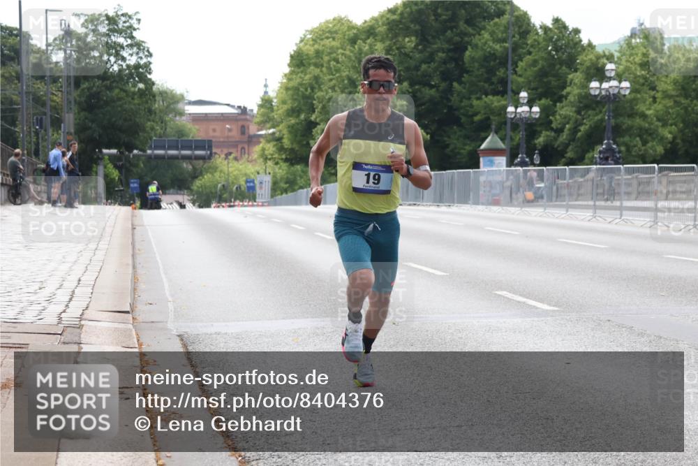 29.06.2025 - hella hamburg halbmarathon Lena Gebhardt http://msf.ph/oto/8404376 29.06.2025 09:32:27 Lombardsbrücke 19, 14, 17, 19, 21 meine-sportfotos.de