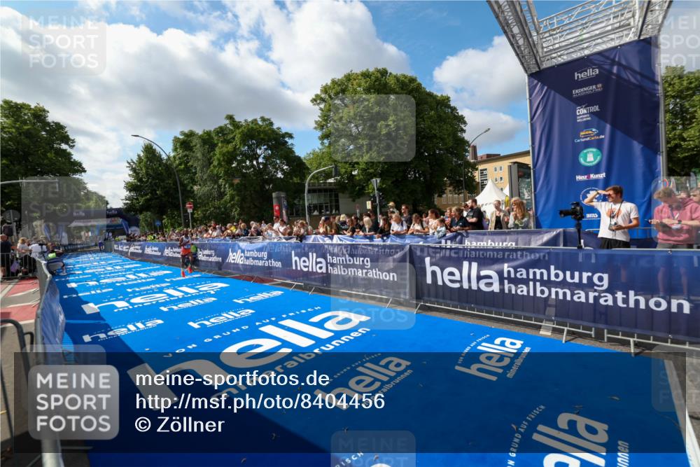 29.06.2025 - hella hamburg halbmarathon Zöllner http://msf.ph/oto/8404456 29.06.2025 10:03:06 Ziel 9, 23 meine-sportfotos.de