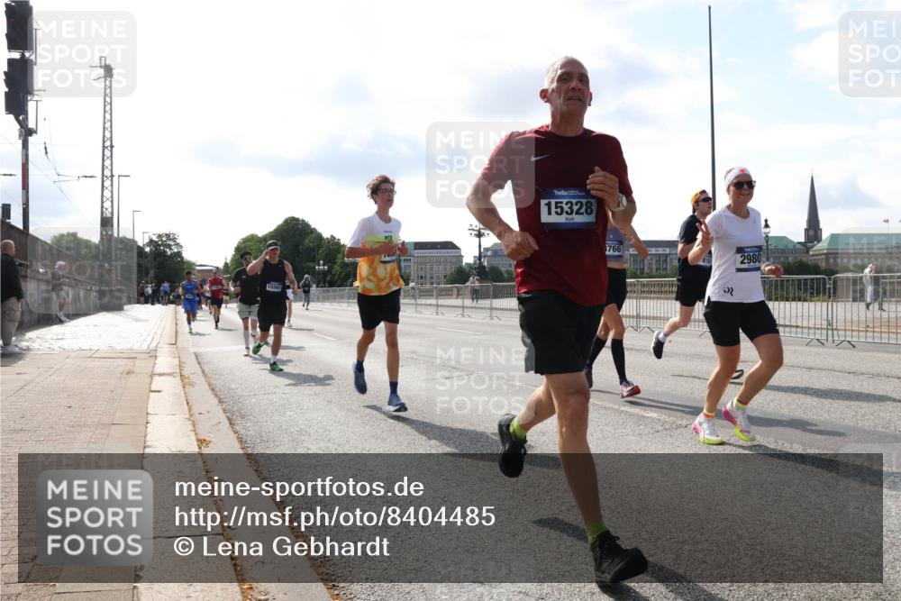 29.06.2025 - hella hamburg halbmarathon Lena Gebhardt http://msf.ph/oto/8404485 29.06.2025 09:49:23 Lombardsbrücke 15561, 140, 15328, 766, 8183, 2980, 1571, 1600, 1603, 2044, 2707, 2745, 2750, 2797, 2849, 2980, 3014, 3116, 3136, 4062, 4148, 4766, 5050, 5124, 5648, 5889, 6037, 6047, 6095, 6149, 6771, 7035, 7109, 7229, 7310, 7482, 7743, 7981, 8002, 8358, 9640, 9686, 9914, 10369, 10451, 10877, 10930, 11106, 11177, 11423, 11447, 11952, 12088, 12091, 12098, 12168, 12739, 13064, 13137, 13158, 13190, 13372, 13755, 13900, 14075, 14311, 14359, 14603, 14629, 14667, 14789, 15094 meine-sportfotos.de