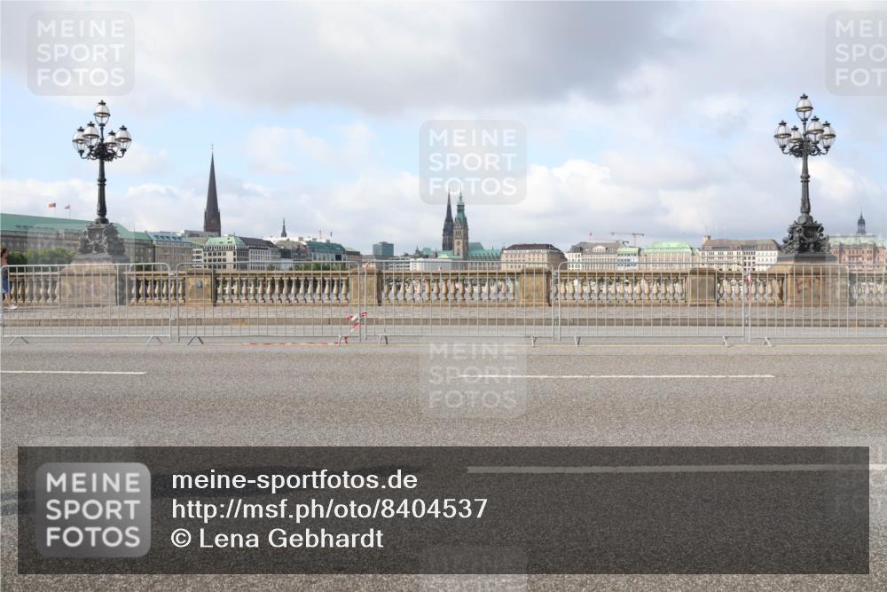 29.06.2025 - hella hamburg halbmarathon Lena Gebhardt http://msf.ph/oto/8404537 29.06.2025 08:54:14 Lombardsbrücke  meine-sportfotos.de