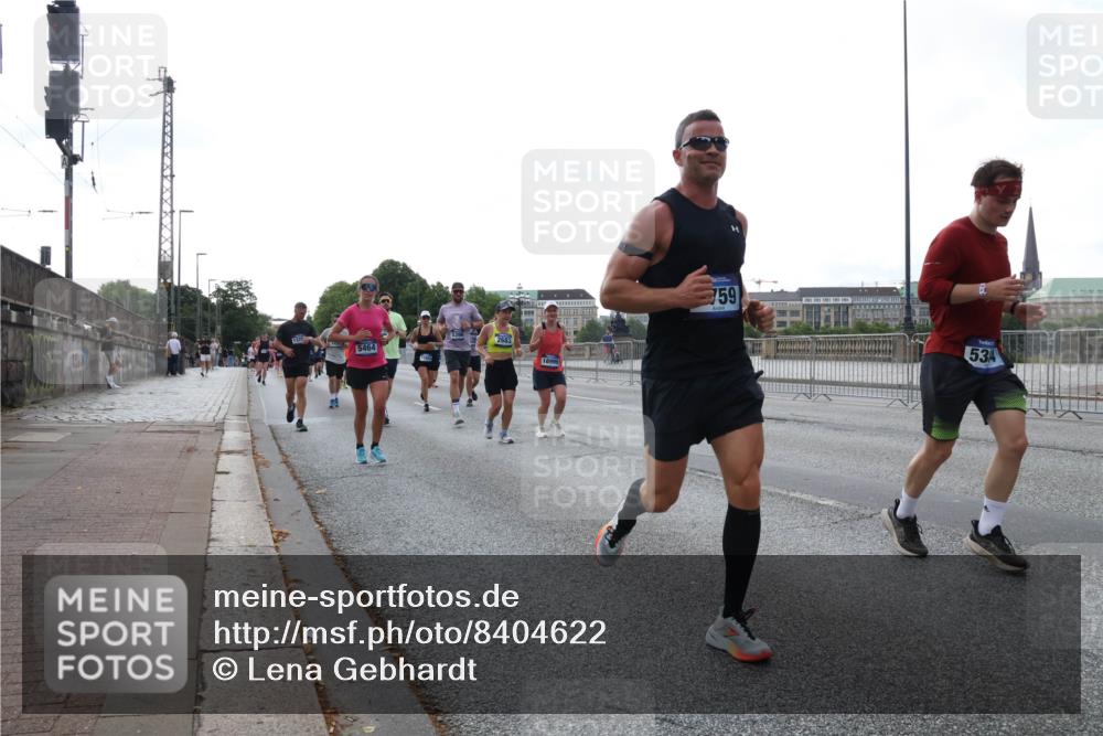 29.06.2025 - hella hamburg halbmarathon Lena Gebhardt http://msf.ph/oto/8404622 29.06.2025 10:03:42 Lombardsbrücke 137, 5464, 18999, 759, 53, 1032, 1114, 1135, 1138, 1161, 1355, 1367, 1450, 1885, 2277, 2594, 2619, 2683, 2759, 4095, 4307, 4511, 5363, 5384, 5396, 5464, 5613, 6391, 6453, 7006, 7277, 7278, 7279, 7290, 7306, 7485, 7935, 8469, 8484, 8727, 9280, 9453, 9899, 10389, 11402, 11556, 11614, 12211, 12212, 12336, 12377, 12653, 12843, 13173, 13732, 13793, 13857, 13976, 15520, 15539, 15643, 15859, 16113, 16371, 16621, 17098, 17226, 17550, 18028 meine-sportfotos.de