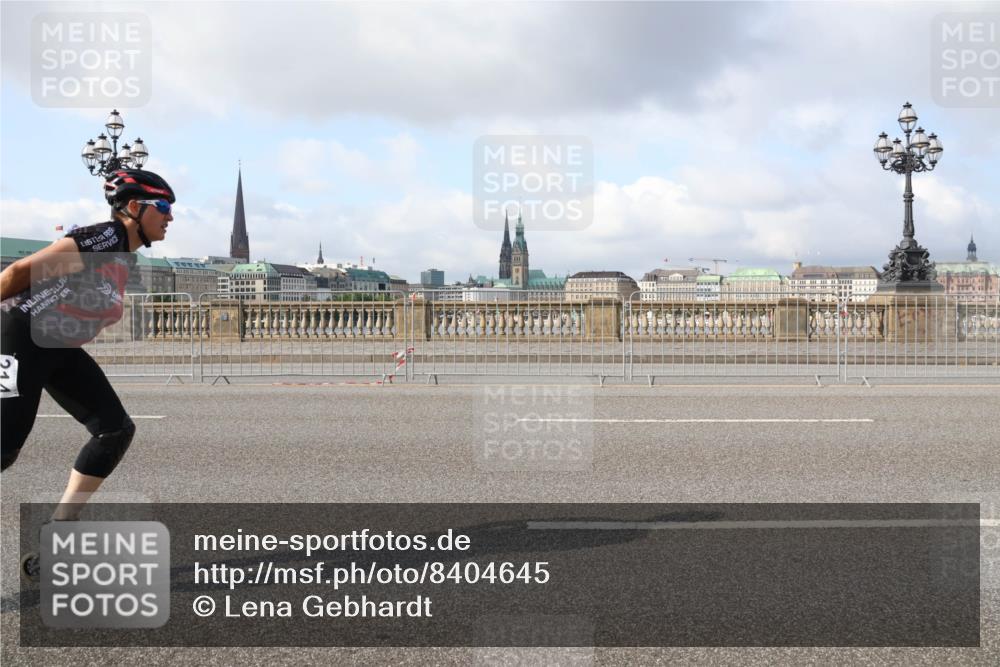 29.06.2025 - hella hamburg halbmarathon Lena Gebhardt http://msf.ph/oto/8404645 29.06.2025 08:54:15 Lombardsbrücke  meine-sportfotos.de
