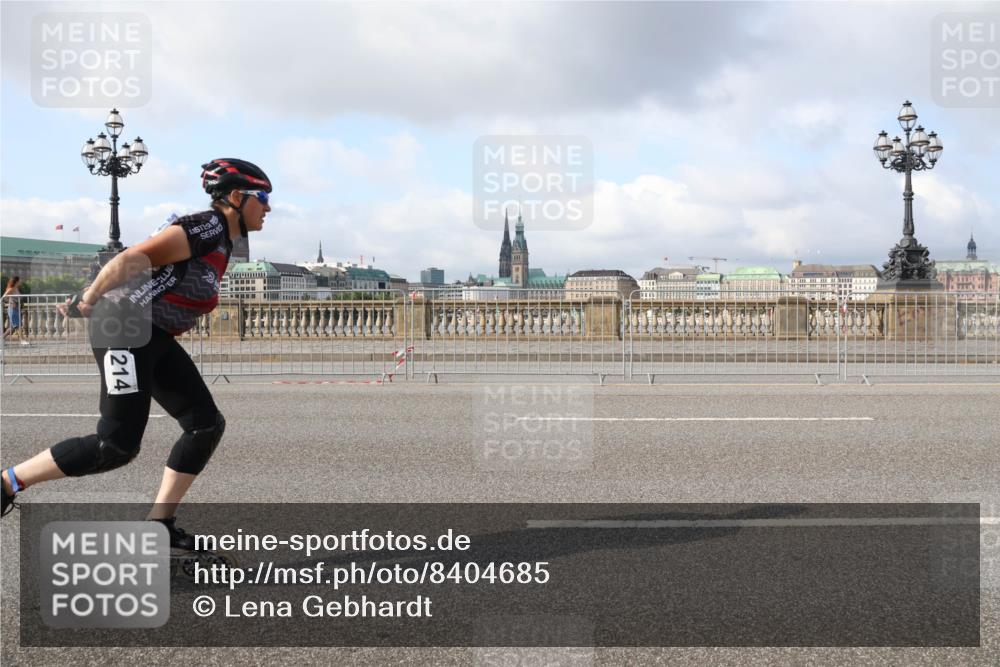 29.06.2025 - hella hamburg halbmarathon Lena Gebhardt http://msf.ph/oto/8404685 29.06.2025 08:54:15 Lombardsbrücke 214 meine-sportfotos.de