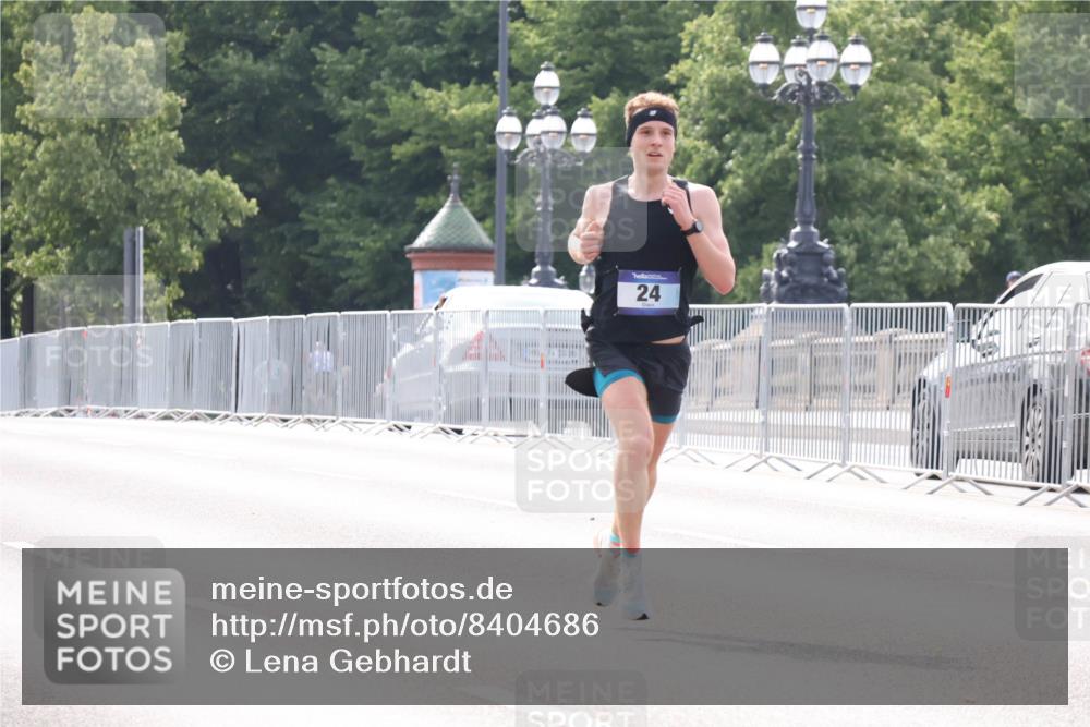 29.06.2025 - hella hamburg halbmarathon Lena Gebhardt http://msf.ph/oto/8404686 29.06.2025 09:33:10 Lombardsbrücke 24, 19 meine-sportfotos.de