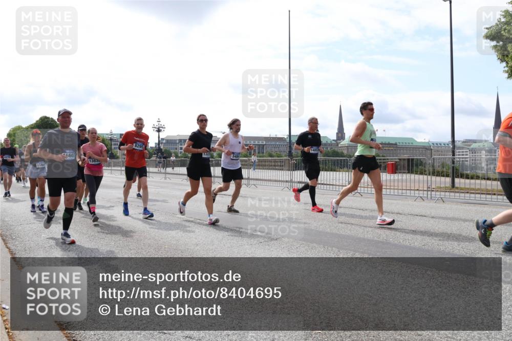 29.06.2025 - hella hamburg halbmarathon Lena Gebhardt http://msf.ph/oto/8404695 29.06.2025 10:16:32 Lombardsbrücke 4478, 15487, 6607, 1383, 14857, 8295, 3484, 1117, 1212, 1240, 1244, 1308, 1403, 1599, 1825, 2071, 2165, 2347, 2803, 2835, 2912, 3030, 3088, 3134, 3156, 3176, 3484, 3648, 3687, 4478, 4583, 4637, 5036, 5037, 5046, 5294, 6024, 6488, 6742, 6941, 7158, 7358, 7753, 8169, 8274, 8295, 8317, 8597, 8619, 8645, 8707, 8847, 8857, 9091, 9208, 9332, 9492, 9601, 9628, 9664, 9676, 9802, 9810, 9881, 10076, 10107, 10139, 10141, 10183, 10232, 10292, 10844, 10990, 11344, 11345 meine-sportfotos.de