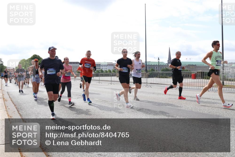 29.06.2025 - hella hamburg halbmarathon Lena Gebhardt http://msf.ph/oto/8404765 29.06.2025 10:16:32 Lombardsbrücke 1548, 16607, 13835, 8295, 3220, 3484, 3156, 1117, 1212, 1240, 1244, 1308, 1403, 1599, 1825, 2071, 2165, 2347, 2803, 2835, 2912, 3030, 3088, 3134, 3156, 3176, 3484, 3648, 3687, 4478, 4583, 4637, 5036, 5037, 5046, 5294, 6024, 6488, 6742, 6941, 7158, 7358, 7753, 8169, 8274, 8295, 8317, 8597, 8619, 8645, 8707, 8847, 8857, 9091, 9208, 9332, 9492, 9601, 9628, 9664, 9676, 9802, 9810, 9881, 10076, 10107, 10139, 10141, 10183, 10232, 10292, 10844, 10990, 11344, 11345 meine-sportfotos.de