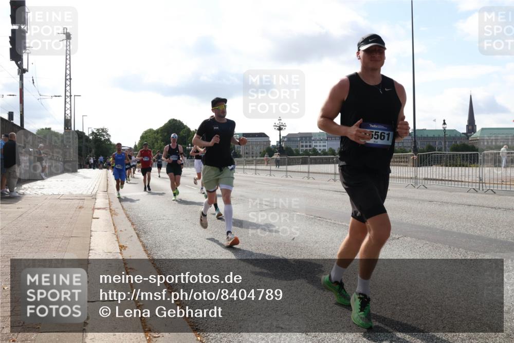 29.06.2025 - hella hamburg halbmarathon Lena Gebhardt http://msf.ph/oto/8404789 29.06.2025 09:49:25 Lombardsbrücke 16816, 14359, 5561, 1445, 1571, 1600, 1603, 2044, 2707, 2745, 2750, 2797, 2849, 2980, 3014, 3116, 3136, 4148, 4766, 5050, 5648, 5889, 6037, 6047, 6095, 6149, 6771, 7035, 7109, 7229, 7310, 7482, 7743, 7981, 8002, 8358, 8465, 9640, 9686, 9914, 10369, 10451, 10877, 10930, 11106, 11177, 11423, 11447, 11952, 12088, 12091, 12098, 12168, 12739, 13064, 13158, 13190, 13755, 13900, 14075, 14311, 14359, 14603, 14629, 14667, 14789, 15094 meine-sportfotos.de