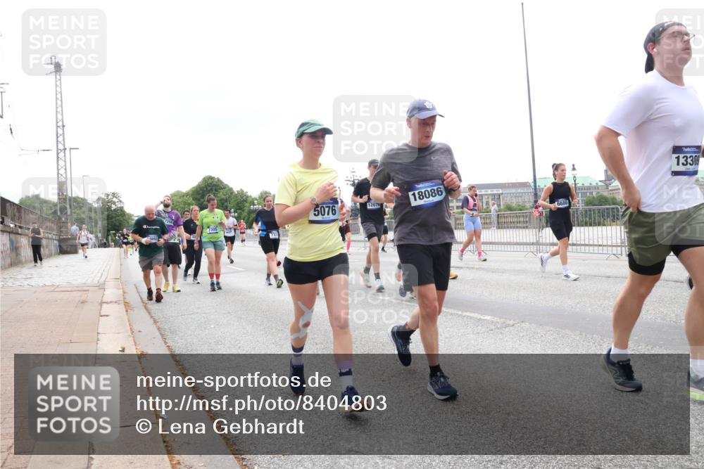 29.06.2025 - hella hamburg halbmarathon Lena Gebhardt http://msf.ph/oto/8404803 29.06.2025 10:50:18 Lombardsbrücke 5076, 12079, 18086, 6680, 13309, 1259, 1487, 1511, 1828, 2047, 2212, 3203, 3680, 3701, 3710, 3805, 3897, 4090, 4168, 4870, 4961, 5119, 5131, 5749, 5751, 5997, 6680, 6830, 7505, 7677, 7721, 7722, 7755, 8254, 8299, 8834, 9015, 9605, 9940, 10060, 10286, 10617, 10683, 10744, 11030, 11426, 11696, 11716, 11760, 12079, 13127, 13128, 13309, 13381, 13744, 13846, 13887, 14102, 14144, 14505, 14545, 14591, 14940, 15017, 15230, 15626 meine-sportfotos.de