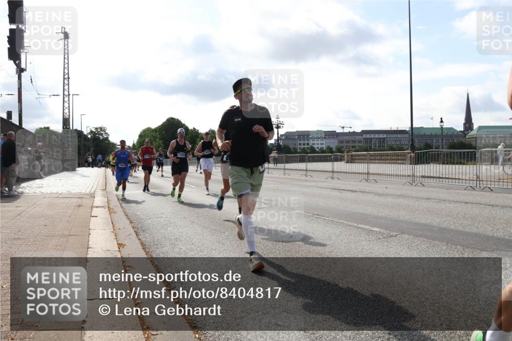 29.06.2025 - hella hamburg halbmarathon Lena Gebhardt http://msf.ph/oto/8404817 29.06.2025 09:49:26 Lombardsbrücke 16816, 2750, 14359, 1445, 1571, 1600, 1603, 2044, 2707, 2745, 2750, 2797, 2849, 2980, 3014, 3116, 3136, 3282, 4148, 4425, 4766, 5050, 5648, 5889, 6037, 6047, 6095, 6149, 6771, 7035, 7109, 7229, 7310, 7743, 7981, 8358, 8370, 8465, 9640, 9686, 9914, 10369, 10451, 10877, 10930, 11106, 11177, 11423, 11447, 11952, 12088, 12091, 12098, 12168, 12739, 13064, 13158, 13190, 13755, 13900, 14075, 14311, 14359, 14603, 14629, 14667, 14789, 15094 meine-sportfotos.de