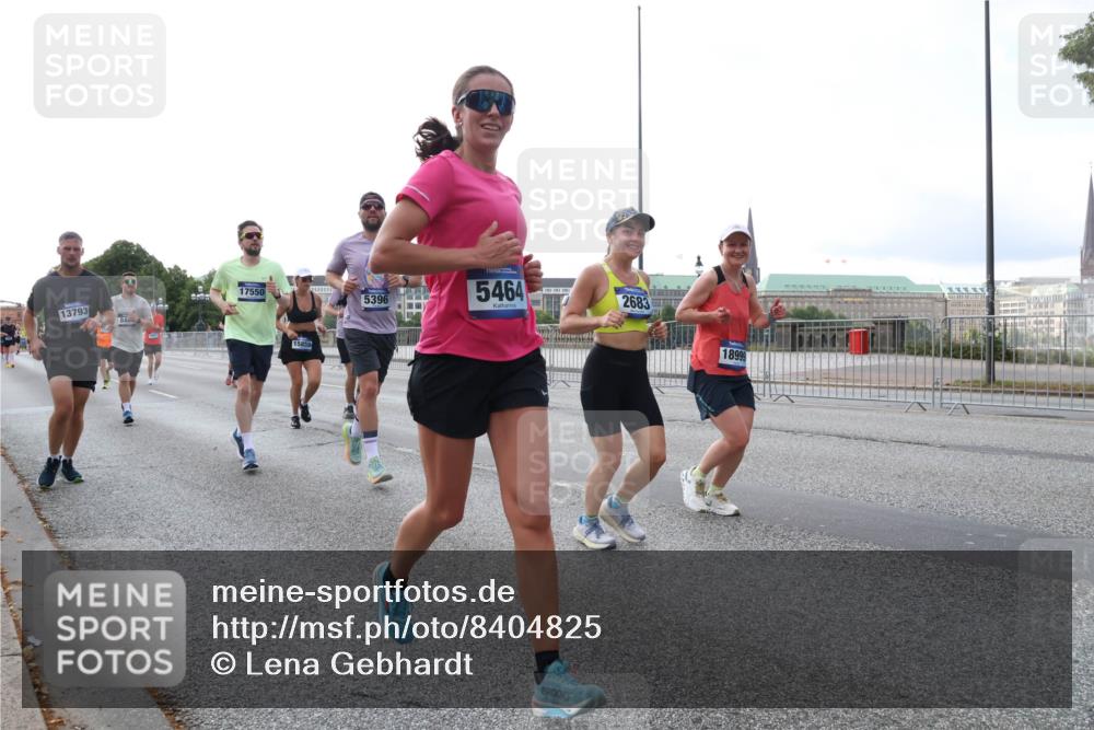 29.06.2025 - hella hamburg halbmarathon Lena Gebhardt http://msf.ph/oto/8404825 29.06.2025 10:03:44 Lombardsbrücke 17550, 13793, 5396, 15850, 5464, 2683, 18999, 1032, 1114, 1161, 1355, 1367, 1885, 2277, 2594, 2619, 2683, 2759, 4095, 4307, 4511, 5363, 5384, 5396, 5464, 5613, 6391, 6453, 7006, 7277, 7278, 7279, 7290, 7306, 7485, 7935, 8469, 8484, 8727, 9280, 9453, 9899, 10389, 11402, 11556, 11614, 12211, 12212, 12336, 12377, 12653, 12843, 13173, 13793, 13976, 15520, 15539, 15643, 15859, 16113, 16371, 16621, 17098, 17226, 17550, 18028 meine-sportfotos.de
