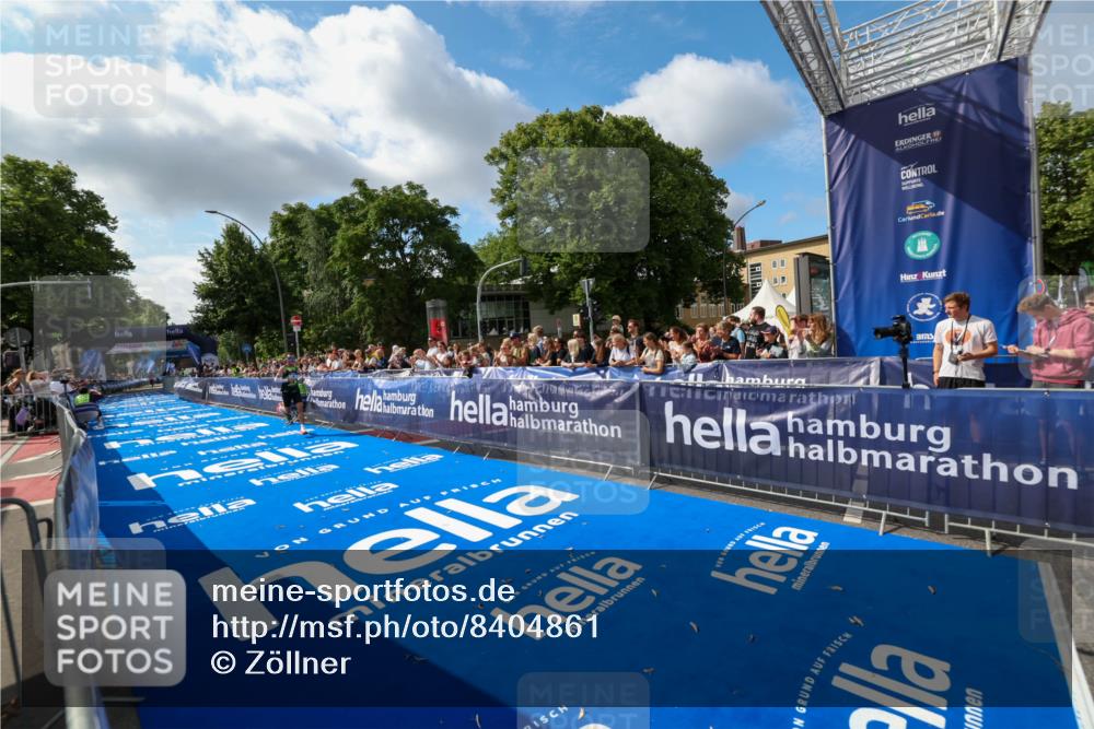 29.06.2025 - hella hamburg halbmarathon Zöllner http://msf.ph/oto/8404861 29.06.2025 10:03:48 Ziel 6 meine-sportfotos.de