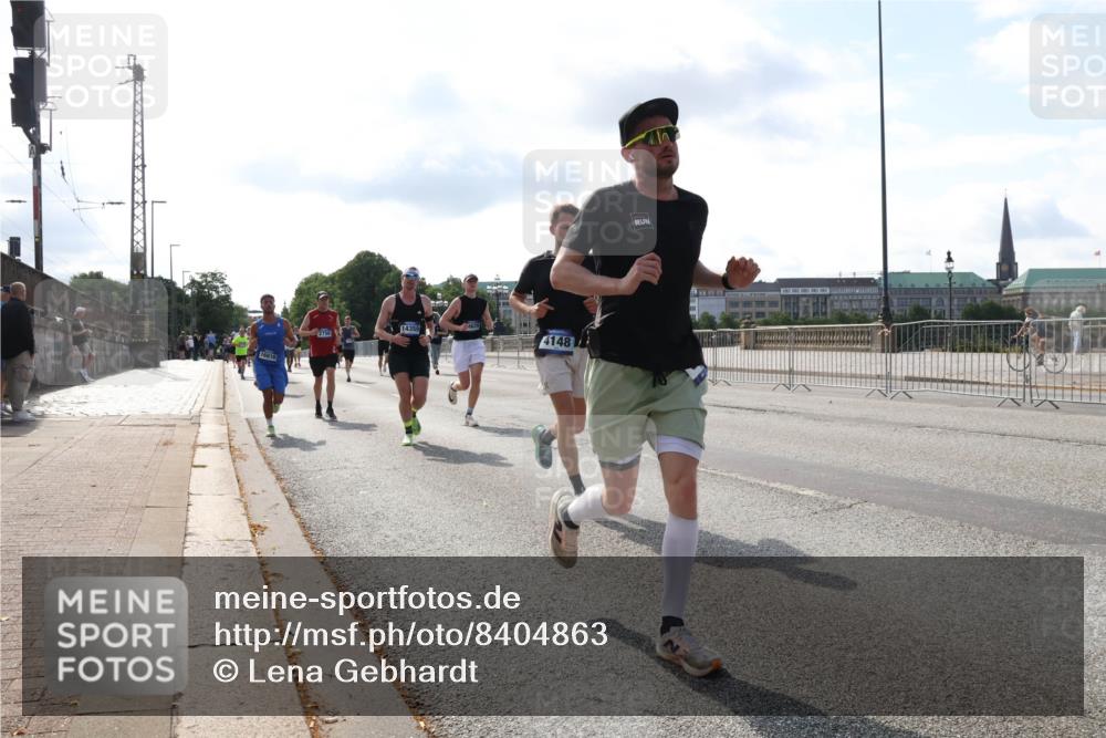 29.06.2025 - hella hamburg halbmarathon Lena Gebhardt http://msf.ph/oto/8404863 29.06.2025 09:49:26 Lombardsbrücke 16816, 14359, 4148, 1445, 1571, 1600, 1603, 2044, 2707, 2745, 2750, 2797, 2849, 2980, 3014, 3116, 3136, 3282, 4148, 4425, 4766, 5050, 5648, 5889, 6037, 6047, 6095, 6149, 6771, 7035, 7109, 7229, 7310, 7743, 7981, 8358, 8370, 8465, 9640, 9686, 9914, 10369, 10451, 10877, 10930, 11106, 11177, 11423, 11447, 11952, 12088, 12091, 12098, 12168, 12739, 13064, 13158, 13190, 13755, 13900, 14075, 14311, 14359, 14603, 14629, 14667, 14789, 15094 meine-sportfotos.de