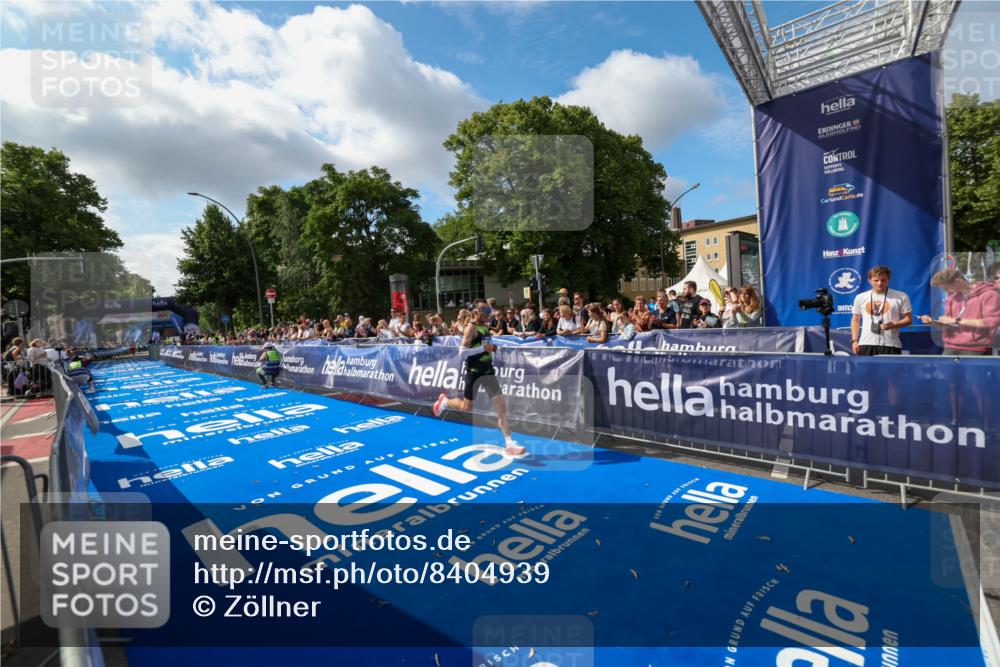 29.06.2025 - hella hamburg halbmarathon Zöllner http://msf.ph/oto/8404939 29.06.2025 10:03:49 Ziel 6 meine-sportfotos.de