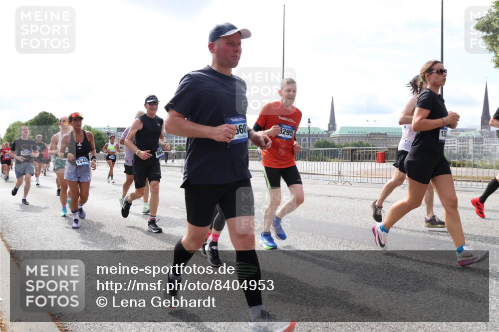 29.06.2025 - hella hamburg halbmarathon Lena Gebhardt http://msf.ph/oto/8404953 29.06.2025 10:16:33 Lombardsbrücke 4478, 360, 3295, 132, 1548, 884, 1117, 1212, 1240, 1244, 1403, 1599, 1825, 2165, 2347, 2803, 2835, 2912, 3030, 3088, 3134, 3156, 3176, 3450, 3484, 3648, 3687, 4478, 4583, 4637, 5036, 5037, 5046, 5294, 6024, 6328, 6488, 6742, 6941, 6948, 7158, 7358, 7753, 8274, 8295, 8317, 8597, 8619, 8645, 8707, 8847, 8857, 9091, 9208, 9332, 9492, 9601, 9628, 9664, 9676, 9802, 9810, 9881, 10076, 10107, 10139, 10141, 10183, 10232, 10292, 10844, 10990, 11344, 11345 meine-sportfotos.de