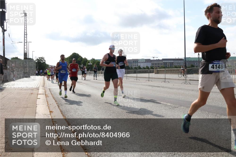 29.06.2025 - hella hamburg halbmarathon Lena Gebhardt http://msf.ph/oto/8404966 29.06.2025 09:49:27 Lombardsbrücke 16816, 2750, 14629, 4148, 1343, 1445, 1571, 1600, 1603, 2044, 2707, 2745, 2750, 2797, 2849, 2980, 3014, 3116, 3136, 3282, 4148, 4425, 4766, 5050, 5648, 5889, 6037, 6047, 6095, 6149, 6771, 7035, 7109, 7229, 7310, 7743, 7981, 8358, 8370, 8465, 9296, 9640, 9686, 9914, 10369, 10451, 10877, 10930, 11106, 11423, 11447, 11952, 12088, 12091, 12098, 12168, 12739, 13064, 13158, 13190, 13755, 13800, 13900, 14075, 14311, 14359, 14603, 14629, 14667, 14789, 15094 meine-sportfotos.de
