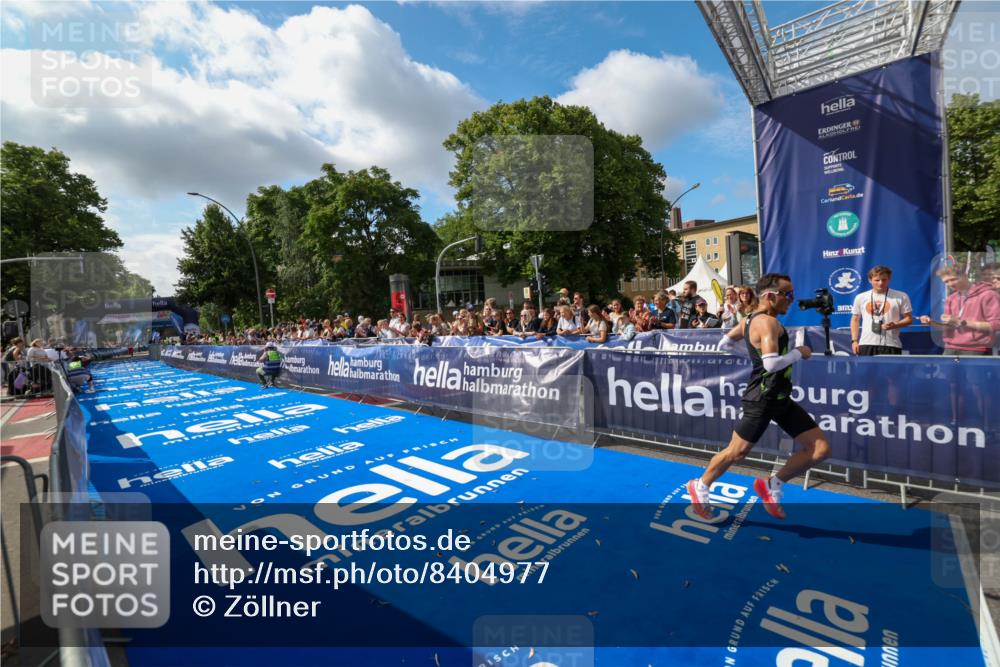 29.06.2025 - hella hamburg halbmarathon Zöllner http://msf.ph/oto/8404977 29.06.2025 10:03:50 Ziel 6 meine-sportfotos.de