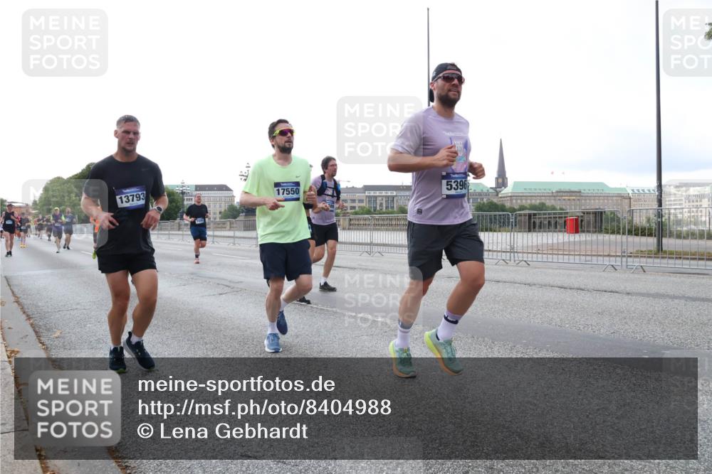 29.06.2025 - hella hamburg halbmarathon Lena Gebhardt http://msf.ph/oto/8404988 29.06.2025 10:03:45 Lombardsbrücke 13793, 17550, 5396, 1032, 1114, 1161, 1355, 1367, 1885, 2277, 2594, 2619, 2683, 2759, 4095, 4307, 4488, 4511, 5363, 5384, 5396, 5464, 5613, 6391, 6453, 7006, 7277, 7278, 7279, 7290, 7306, 7485, 7935, 8469, 8484, 8727, 9280, 9453, 9899, 10389, 11402, 11556, 11614, 12211, 12212, 12336, 12377, 12653, 12843, 13173, 13793, 13976, 15520, 15539, 15643, 15859, 16113, 16371, 16621, 17098, 17226, 17550, 18028 meine-sportfotos.de