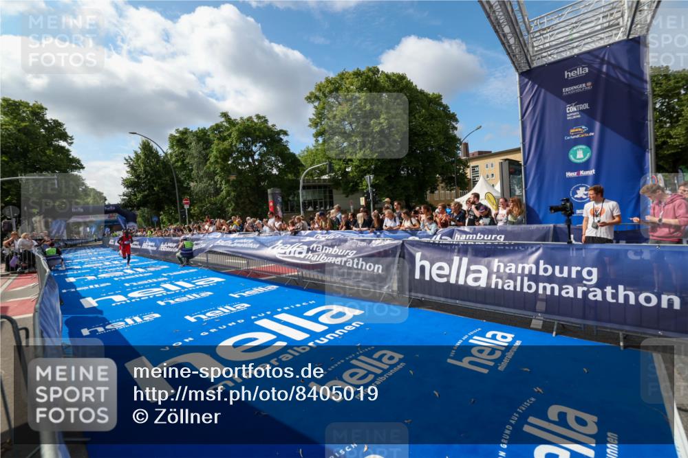 29.06.2025 - hella hamburg halbmarathon Zöllner http://msf.ph/oto/8405019 29.06.2025 10:03:57 Ziel 13 meine-sportfotos.de