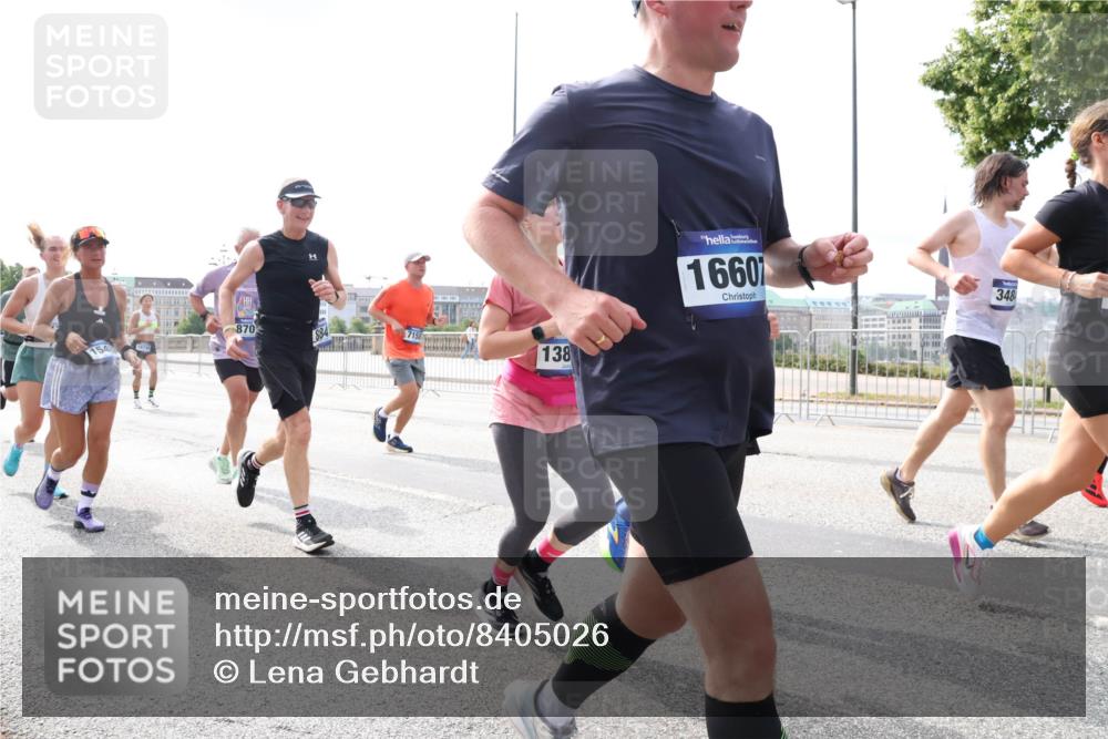 29.06.2025 - hella hamburg halbmarathon Lena Gebhardt http://msf.ph/oto/8405026 29.06.2025 10:16:34 Lombardsbrücke 154, 870, 138, 1660, 348, 1117, 1212, 1240, 1244, 1403, 1599, 1602, 1825, 2347, 2803, 2835, 2912, 3030, 3088, 3134, 3156, 3176, 3450, 3484, 3648, 3687, 4478, 4583, 4637, 5036, 5037, 5046, 5294, 6024, 6328, 6488, 6742, 6941, 6948, 7158, 7358, 7753, 8274, 8295, 8317, 8597, 8619, 8645, 8707, 8847, 8857, 9091, 9208, 9332, 9492, 9601, 9628, 9664, 9676, 9802, 9810, 9881, 10076, 10107, 10139, 10141, 10183, 10232, 10292, 10844, 10990, 11344, 11345 meine-sportfotos.de
