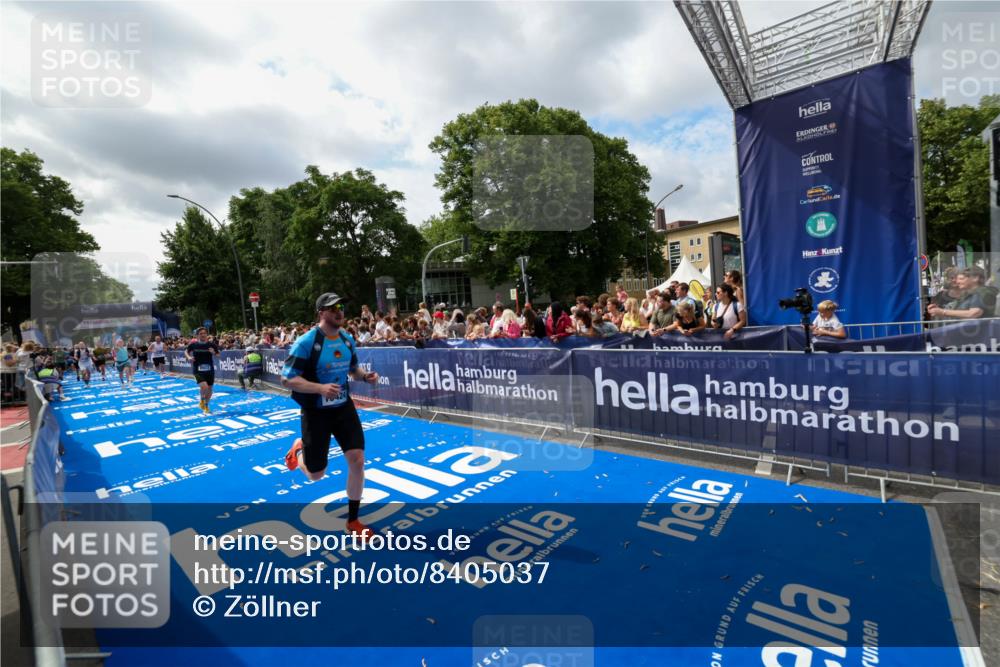 29.06.2025 - hella hamburg halbmarathon Zöllner http://msf.ph/oto/8405037 29.06.2025 10:40:12 Ziel 2826, 3547, 4381, 5007, 5409, 5508, 5916, 7495, 8933, 10968, 11731, 13514, 13667, 15424, 18979 meine-sportfotos.de