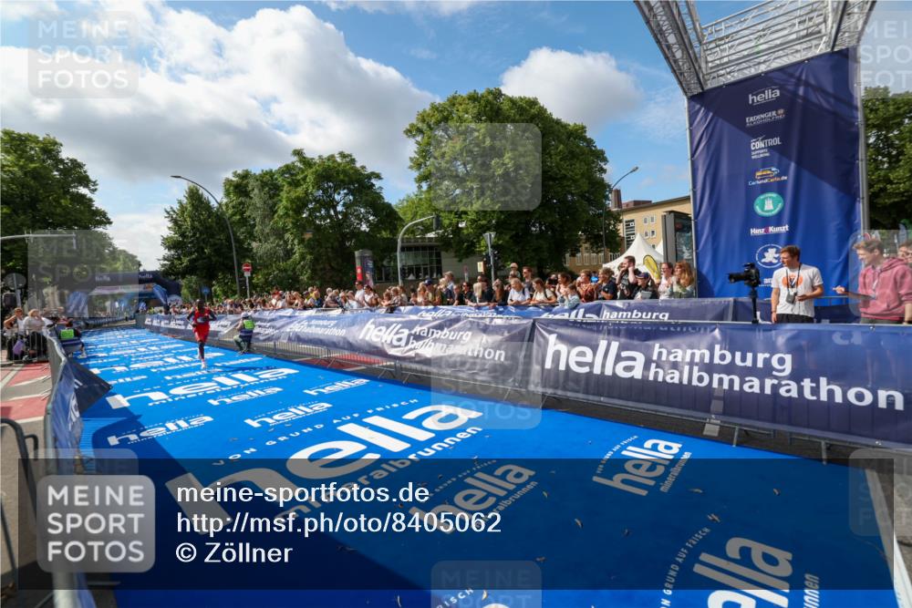 29.06.2025 - hella hamburg halbmarathon Zöllner http://msf.ph/oto/8405062 29.06.2025 10:03:58 Ziel 13 meine-sportfotos.de