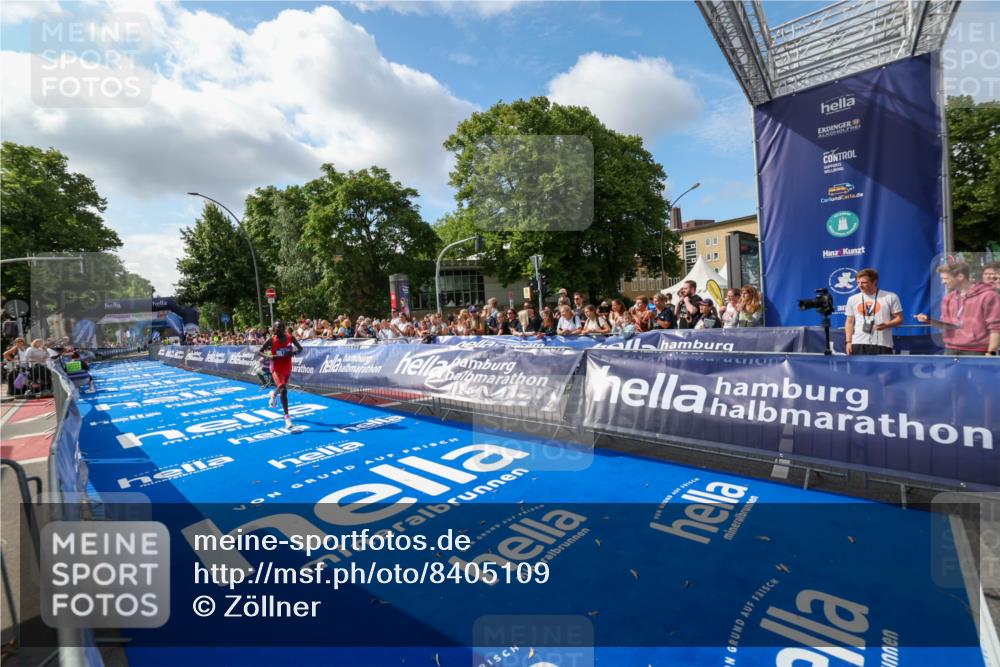 29.06.2025 - hella hamburg halbmarathon Zöllner http://msf.ph/oto/8405109 29.06.2025 10:03:58 Ziel 13 meine-sportfotos.de