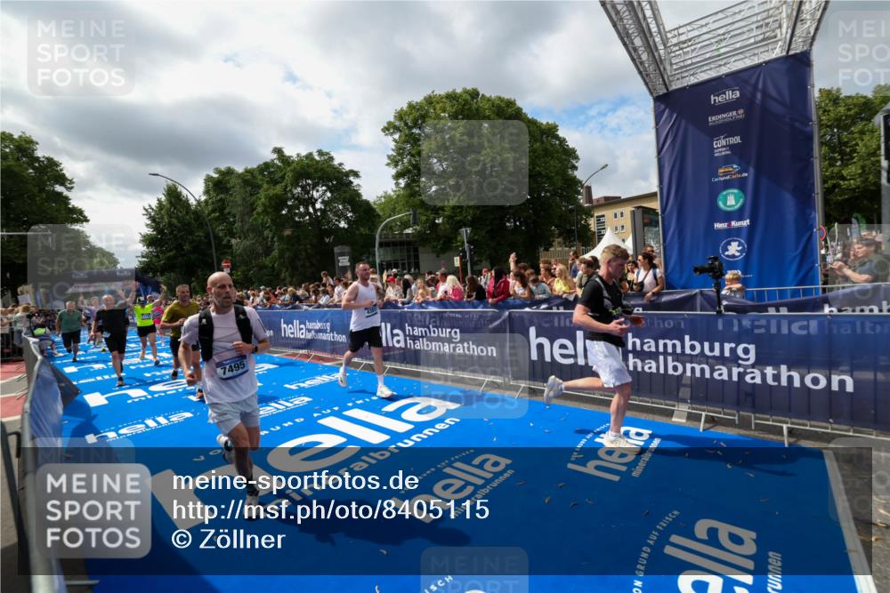 29.06.2025 - hella hamburg halbmarathon Zöllner http://msf.ph/oto/8405115 29.06.2025 10:40:17 Ziel 3547, 4381, 5007, 5409, 5410, 5508, 5803, 5916, 7495, 8465, 10968, 11731, 12704, 13667, 14699, 18614, 18979 meine-sportfotos.de