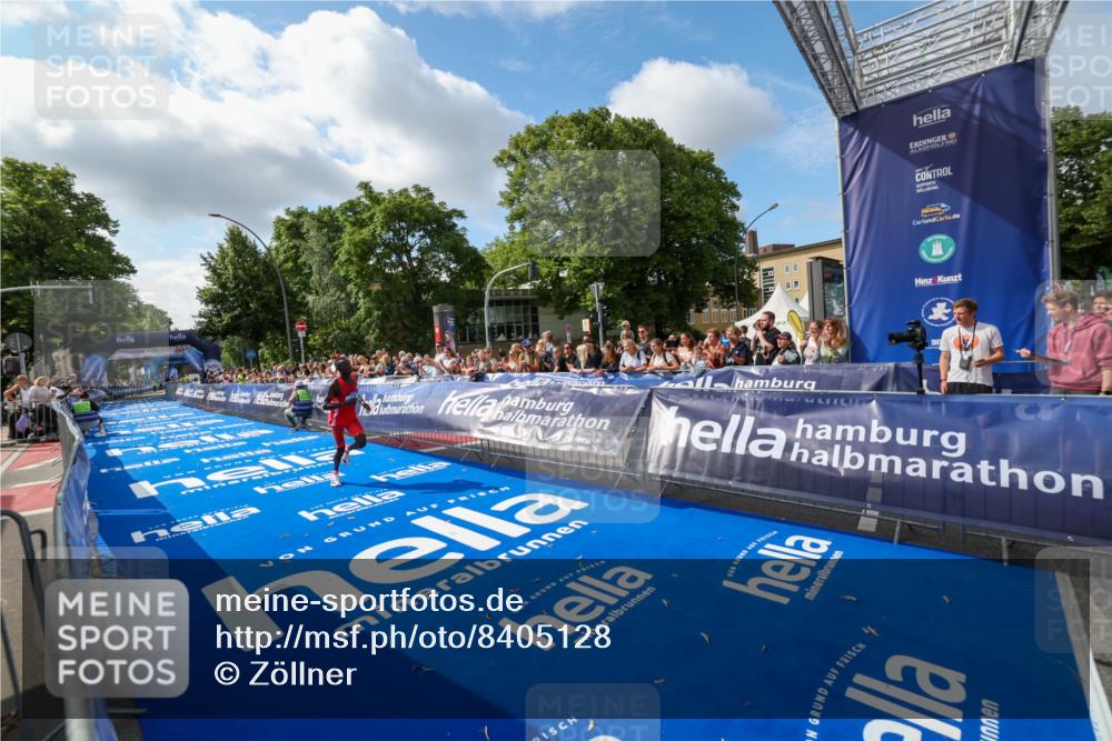 29.06.2025 - hella hamburg halbmarathon Zöllner http://msf.ph/oto/8405128 29.06.2025 10:03:58 Ziel 13 meine-sportfotos.de