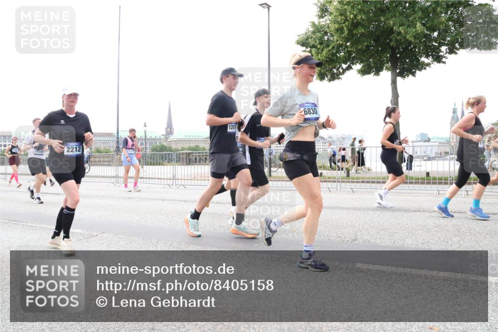 29.06.2025 - hella hamburg halbmarathon Lena Gebhardt http://msf.ph/oto/8405158 29.06.2025 10:50:19 Lombardsbrücke 14505, 2212, 1207, 6830, 1259, 1487, 1511, 1828, 2047, 2212, 3203, 3680, 3701, 3710, 3805, 3897, 4090, 4168, 4870, 4961, 5119, 5131, 5749, 5751, 5997, 6680, 6830, 7505, 7677, 7721, 7722, 7755, 8254, 8299, 8834, 9015, 9605, 9940, 10060, 10286, 10617, 10683, 10744, 11030, 11426, 11696, 11716, 11760, 12079, 13127, 13128, 13309, 13381, 13744, 13846, 13887, 14102, 14144, 14505, 14545, 14591, 14940, 15017, 15230, 15626 meine-sportfotos.de