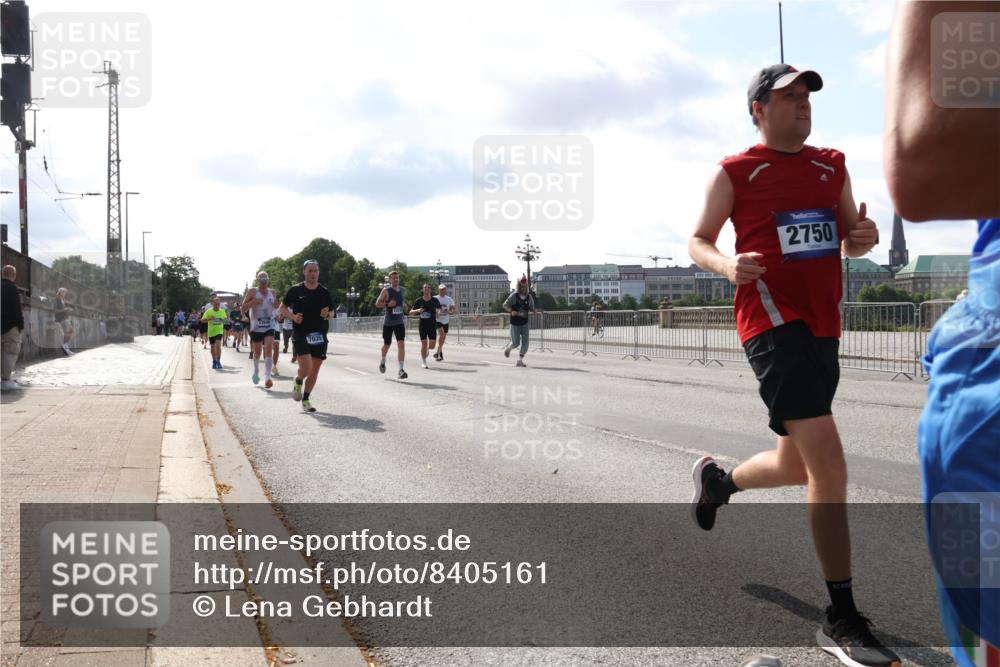29.06.2025 - hella hamburg halbmarathon Lena Gebhardt http://msf.ph/oto/8405161 29.06.2025 09:49:29 Lombardsbrücke 7035, 1470, 2750, 1343, 1445, 1600, 1603, 2044, 2707, 2745, 2750, 2797, 2849, 2980, 3014, 3116, 3136, 3282, 4148, 4303, 4425, 4766, 5050, 5648, 5889, 6037, 6047, 6095, 6149, 6771, 7035, 7109, 7229, 7743, 7981, 8358, 8370, 8465, 9264, 9265, 9296, 9640, 9686, 9914, 10369, 10451, 10877, 10930, 11447, 11952, 12088, 12091, 12098, 12168, 12739, 13064, 13158, 13190, 13755, 13800, 13900, 14075, 14311, 14359, 14603, 14629, 14667, 14688, 14789, 15094 meine-sportfotos.de