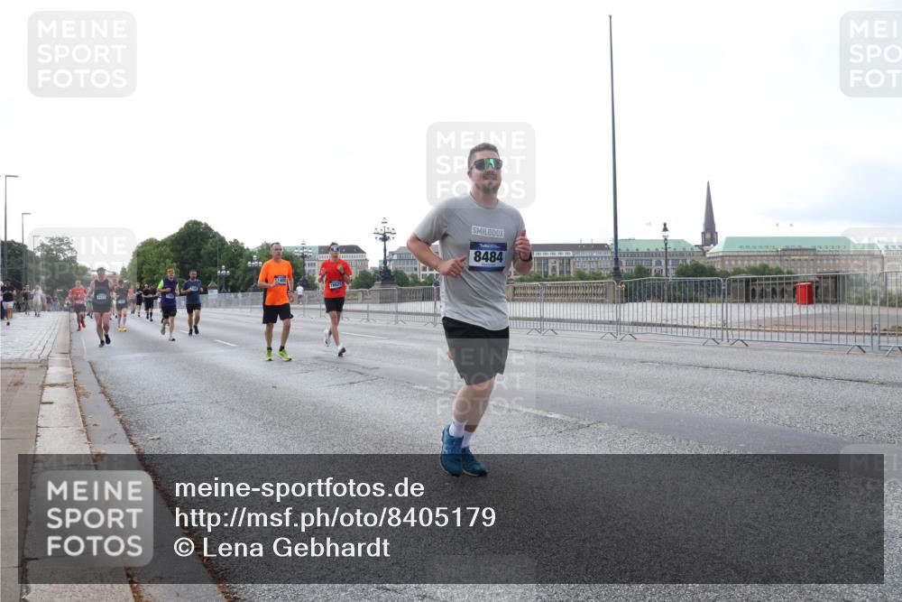 29.06.2025 - hella hamburg halbmarathon Lena Gebhardt http://msf.ph/oto/8405179 29.06.2025 10:03:47 Lombardsbrücke 16621, 8484, 1032, 1114, 1161, 1355, 1367, 1885, 2277, 2619, 2683, 2759, 3488, 4095, 4307, 4488, 4511, 5363, 5384, 5396, 5464, 5613, 6391, 6453, 7006, 7017, 7277, 7278, 7279, 7306, 7485, 8421, 8422, 8423, 8469, 8484, 8727, 9280, 9453, 9899, 10389, 11402, 11556, 11614, 12211, 12336, 12377, 12653, 12843, 13173, 13583, 13793, 13976, 15520, 15539, 15643, 15859, 16113, 16371, 16621, 17098, 17226, 17550, 18028 meine-sportfotos.de