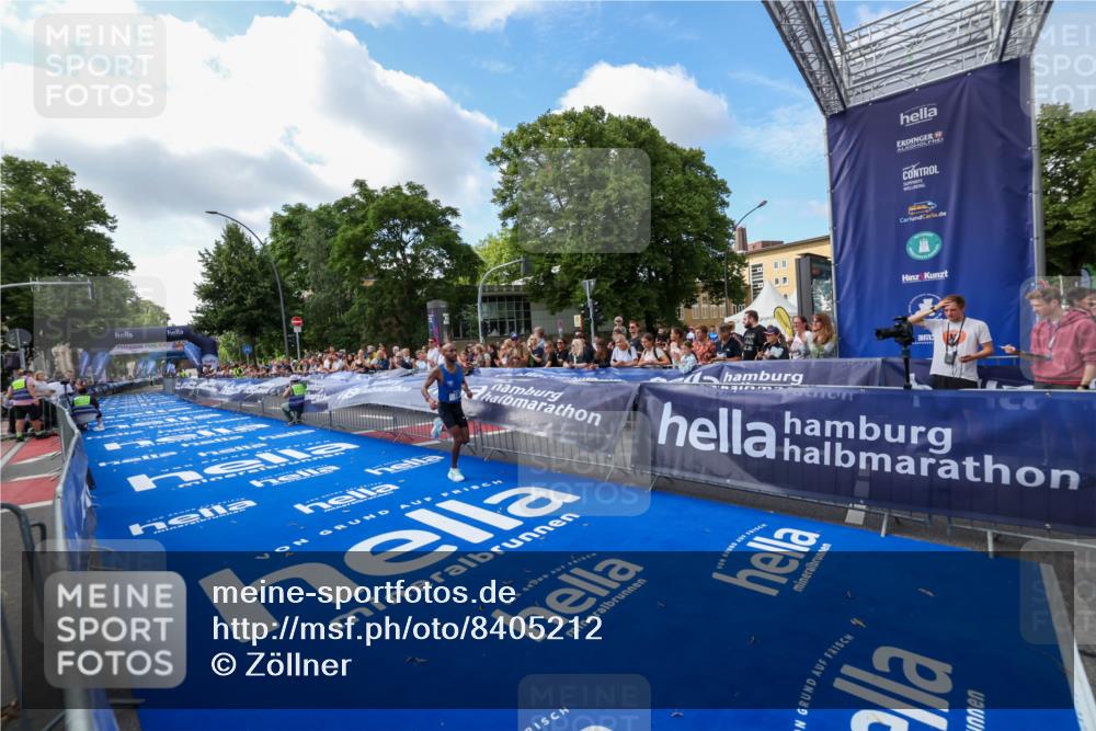 29.06.2025 - hella hamburg halbmarathon Zöllner http://msf.ph/oto/8405212 29.06.2025 10:04:12 Ziel 15 meine-sportfotos.de