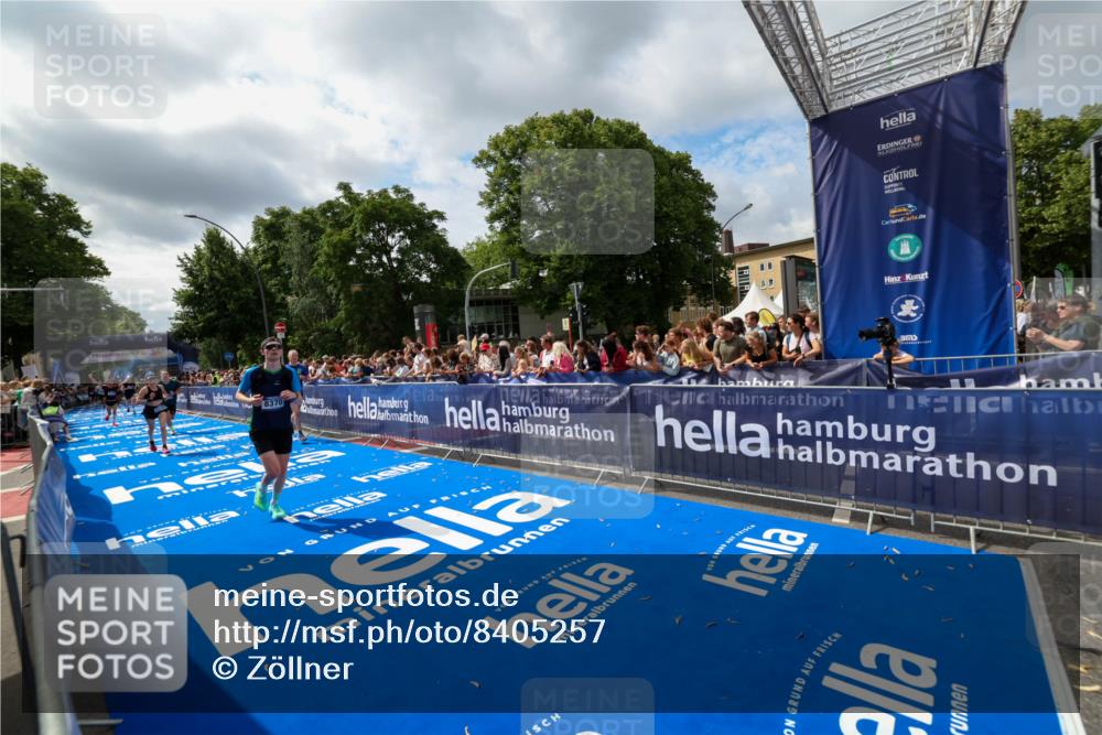 29.06.2025 - hella hamburg halbmarathon Zöllner http://msf.ph/oto/8405257 29.06.2025 10:40:28 Ziel 6649, 8370, 14924, 15247, 17245, 17916 meine-sportfotos.de