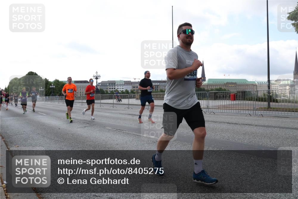 29.06.2025 - hella hamburg halbmarathon Lena Gebhardt http://msf.ph/oto/8405275 29.06.2025 10:03:47 Lombardsbrücke 11402, 7006, 484, 1032, 1114, 1161, 1355, 1367, 1885, 2277, 2619, 2683, 2759, 3488, 4095, 4307, 4488, 4511, 5363, 5384, 5396, 5464, 5613, 6391, 6453, 7006, 7017, 7277, 7278, 7279, 7306, 7485, 8421, 8422, 8423, 8469, 8484, 8727, 9280, 9453, 9899, 10389, 11402, 11556, 11614, 12211, 12336, 12377, 12653, 12843, 13173, 13583, 13793, 13976, 15520, 15539, 15643, 15859, 16113, 16371, 16621, 17098, 17226, 17550, 18028 meine-sportfotos.de
