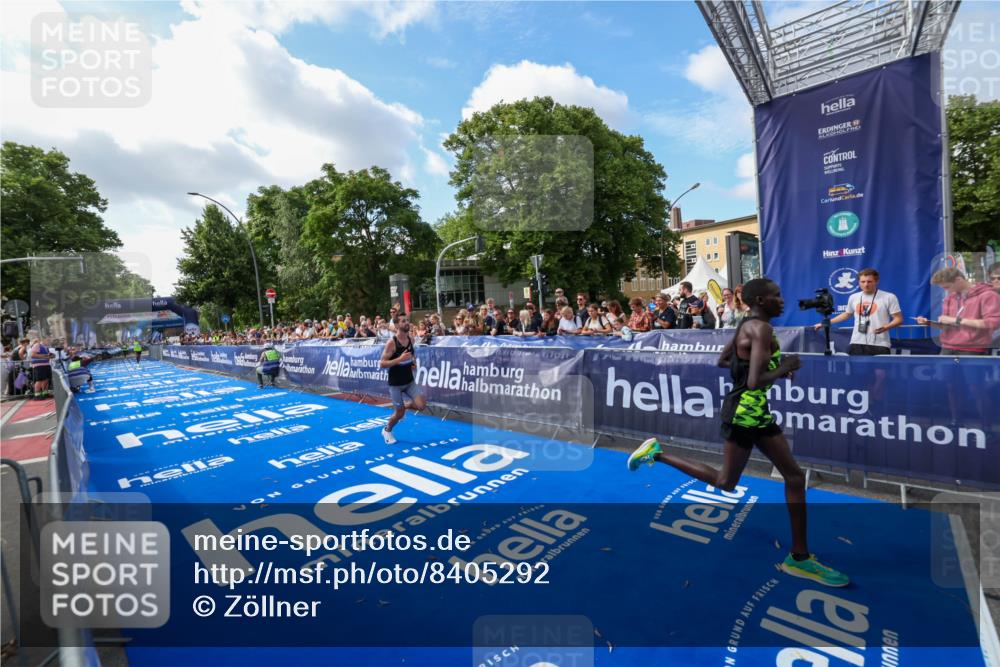 29.06.2025 - hella hamburg halbmarathon Zöllner http://msf.ph/oto/8405292 29.06.2025 10:04:28 Ziel 8, 20, 58, 59 meine-sportfotos.de
