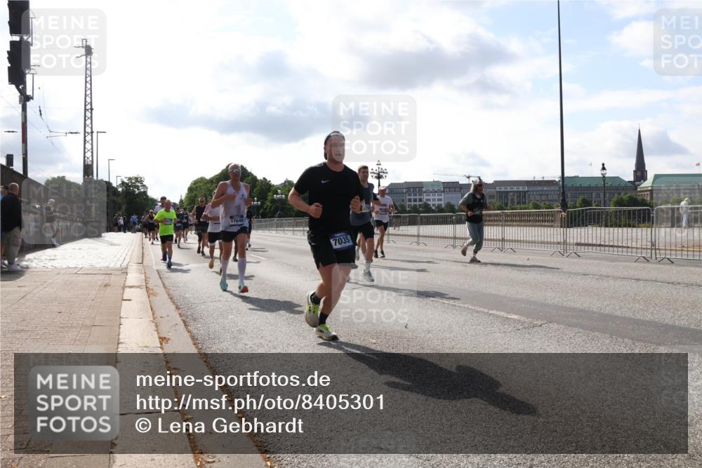 29.06.2025 - hella hamburg halbmarathon Lena Gebhardt http://msf.ph/oto/8405301 29.06.2025 09:49:31 Lombardsbrücke 17646, 7035, 1343, 1445, 1603, 2044, 2324, 2573, 2707, 2745, 2750, 2797, 2849, 2980, 3014, 3116, 3136, 3282, 4148, 4303, 4425, 4766, 5050, 5648, 5889, 6037, 6047, 6095, 6149, 6771, 7035, 7109, 7229, 7743, 7981, 8358, 8370, 8465, 9264, 9265, 9296, 9640, 9686, 9914, 10369, 10877, 10930, 11447, 11952, 12088, 12091, 12098, 12168, 13064, 13158, 13190, 13755, 13800, 13900, 14075, 14204, 14311, 14359, 14374, 14603, 14629, 14667, 14688, 14789, 15094 meine-sportfotos.de