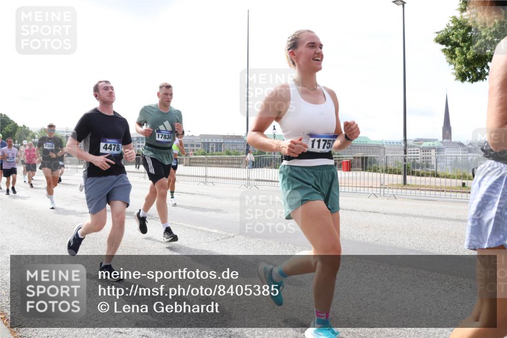 29.06.2025 - hella hamburg halbmarathon Lena Gebhardt http://msf.ph/oto/8405385 29.06.2025 10:16:36 Lombardsbrücke 12911, 7358, 4478, 17838, 11757, 1117, 1212, 1240, 1244, 1403, 1599, 1602, 1825, 2347, 2803, 2835, 2912, 3030, 3088, 3134, 3156, 3176, 3450, 3484, 3648, 3687, 4478, 4583, 4637, 5036, 5037, 5294, 6024, 6328, 6488, 6742, 6941, 6948, 7158, 7358, 7360, 7753, 8274, 8295, 8317, 8597, 8619, 8645, 8707, 8847, 8857, 9091, 9208, 9332, 9492, 9601, 9628, 9664, 9676, 9802, 9810, 9881, 10076, 10107, 10139, 10141, 10183, 10232, 10292, 10844, 10990, 11344, 11345 meine-sportfotos.de