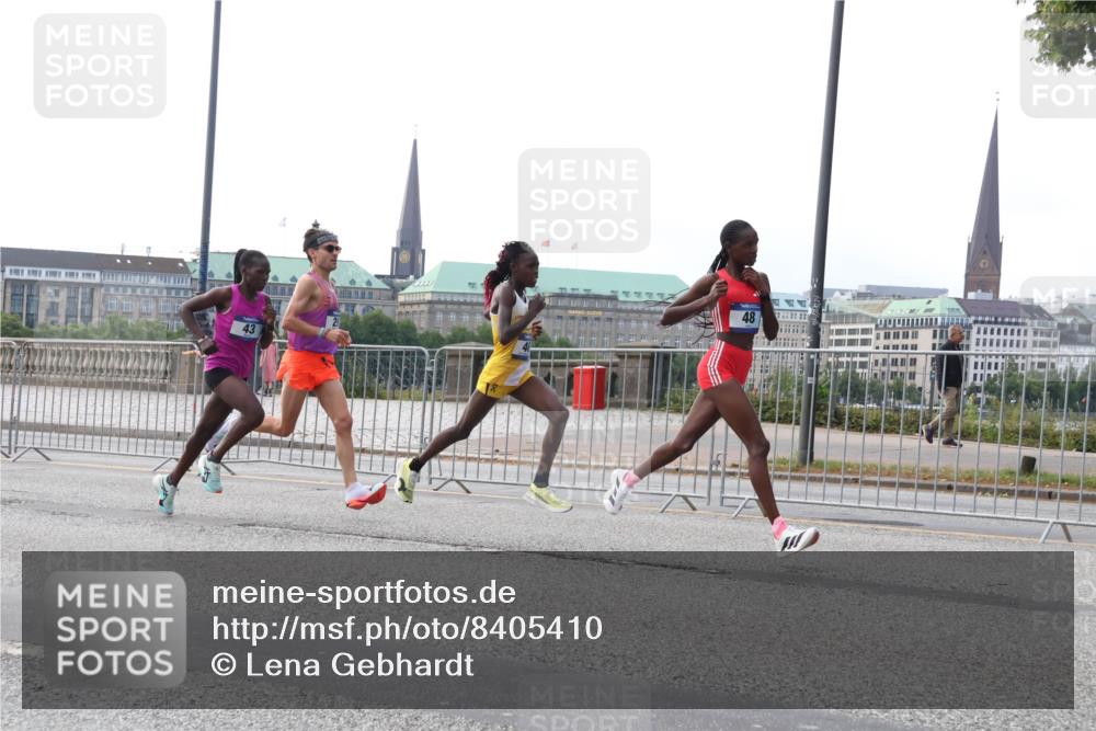 29.06.2025 - hella hamburg halbmarathon Lena Gebhardt http://msf.ph/oto/8405410 29.06.2025 09:34:56 Lombardsbrücke 43, 48, 29, 43, 46, 48 meine-sportfotos.de