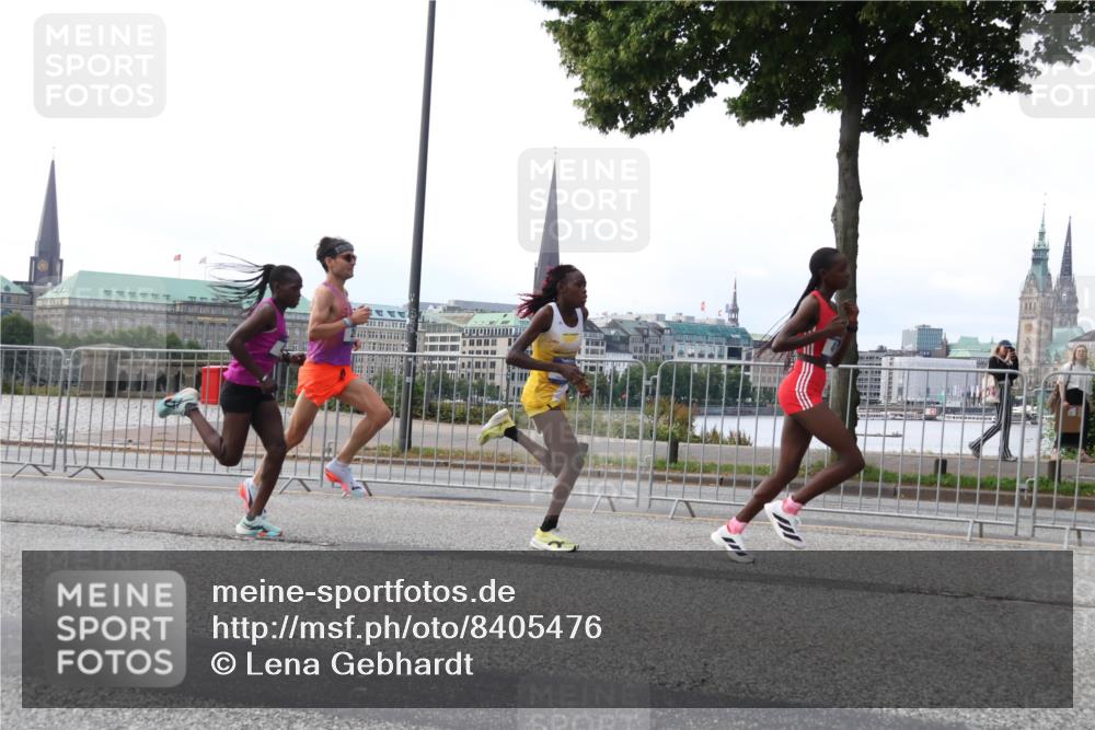29.06.2025 - hella hamburg halbmarathon Lena Gebhardt http://msf.ph/oto/8405476 29.06.2025 09:34:56 Lombardsbrücke 29, 43, 46, 48 meine-sportfotos.de