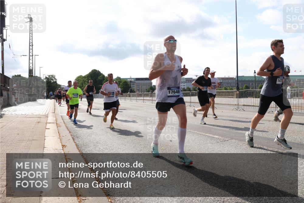 29.06.2025 - hella hamburg halbmarathon Lena Gebhardt http://msf.ph/oto/8405505 29.06.2025 09:49:32 Lombardsbrücke 17646, 18547, 147, 1343, 1445, 1603, 1975, 2044, 2324, 2573, 2707, 2745, 2750, 2849, 2949, 2980, 3014, 3116, 3136, 3282, 4148, 4303, 4425, 4766, 5050, 5648, 5889, 6037, 6095, 6149, 6771, 7035, 7109, 7229, 7743, 7981, 8358, 8370, 8465, 9264, 9265, 9296, 9686, 9914, 10369, 10680, 10877, 10930, 11447, 11952, 12088, 12098, 12168, 12839, 13064, 13158, 13190, 13800, 13900, 14075, 14204, 14311, 14359, 14374, 14603, 14629, 14667, 14688, 14789, 15094 meine-sportfotos.de