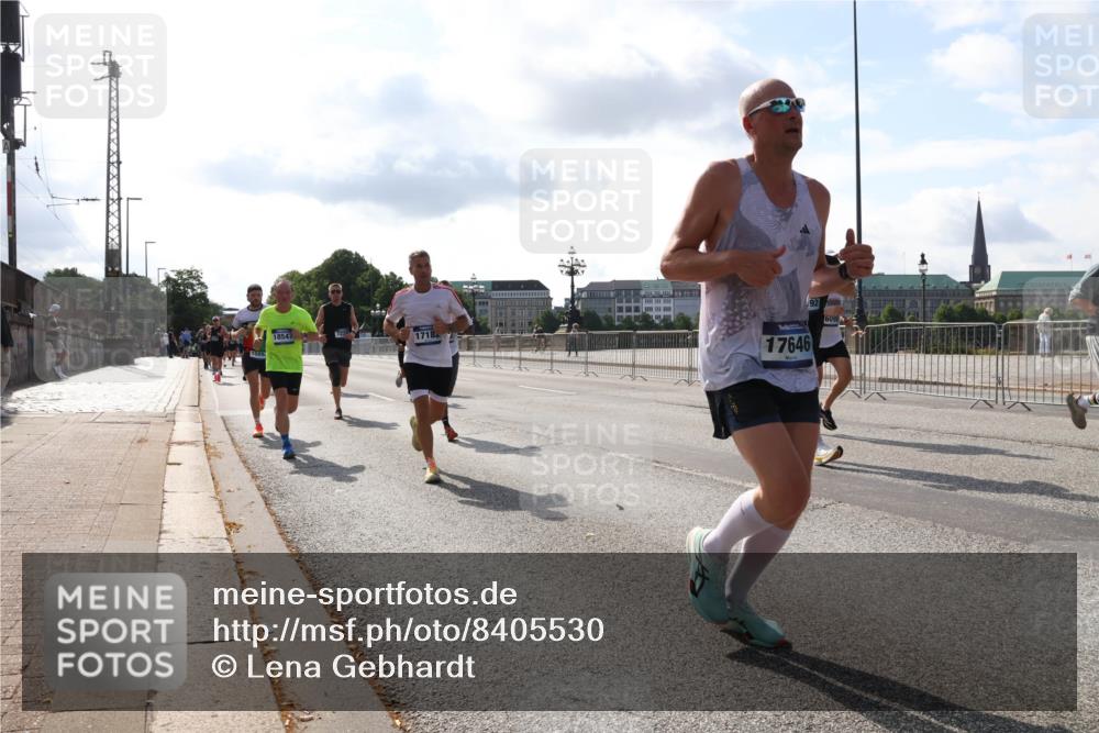 29.06.2025 - hella hamburg halbmarathon Lena Gebhardt http://msf.ph/oto/8405530 29.06.2025 09:49:32 Lombardsbrücke 18547, 7220, 1718, 17646, 92, 60951, 1343, 1445, 1603, 1975, 2044, 2324, 2573, 2707, 2745, 2750, 2849, 2949, 2980, 3014, 3116, 3136, 3282, 4148, 4303, 4425, 4766, 5050, 5648, 5889, 6037, 6095, 6149, 6771, 7035, 7109, 7229, 7743, 7981, 8358, 8370, 8465, 9264, 9265, 9296, 9686, 9914, 10369, 10680, 10877, 10930, 11447, 11952, 12088, 12098, 12168, 12839, 13064, 13158, 13190, 13800, 13900, 14075, 14204, 14311, 14359, 14374, 14603, 14629, 14667, 14688, 14789, 15094 meine-sportfotos.de