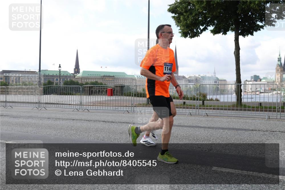 29.06.2025 - hella hamburg halbmarathon Lena Gebhardt http://msf.ph/oto/8405545 29.06.2025 10:03:50 Lombardsbrücke 1140, 1032, 1114, 1161, 1355, 1367, 1885, 2277, 2683, 2759, 3488, 4095, 4307, 4488, 4511, 5058, 5363, 5384, 5396, 5464, 5613, 6142, 6391, 6453, 7006, 7017, 7277, 7278, 7279, 7306, 7485, 8421, 8422, 8423, 8469, 8484, 8727, 9280, 9899, 10389, 11402, 11556, 11614, 12336, 12377, 12653, 13173, 13583, 13793, 13976, 15520, 15539, 15643, 15678, 15859, 16099, 16113, 16371, 16621, 17098, 17226, 17550, 18028 meine-sportfotos.de