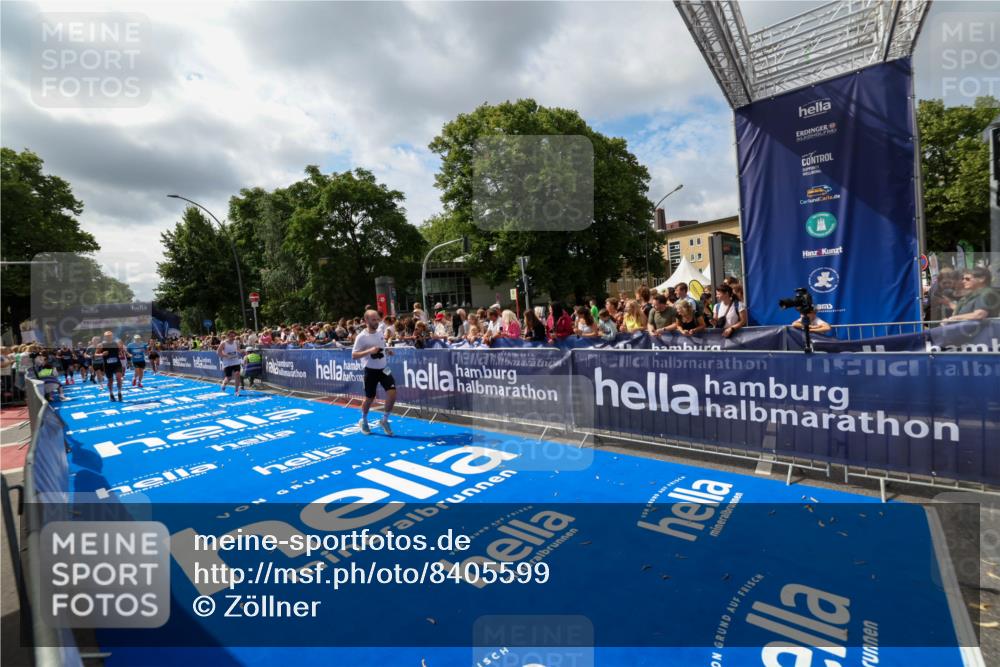 29.06.2025 - hella hamburg halbmarathon Zöllner http://msf.ph/oto/8405599 29.06.2025 10:40:41 Ziel 1912, 2324, 2714, 4843, 7622, 9294, 12365, 12865, 14272, 14820, 15015, 15493, 15542, 16599, 17724, 18192, 18399 meine-sportfotos.de