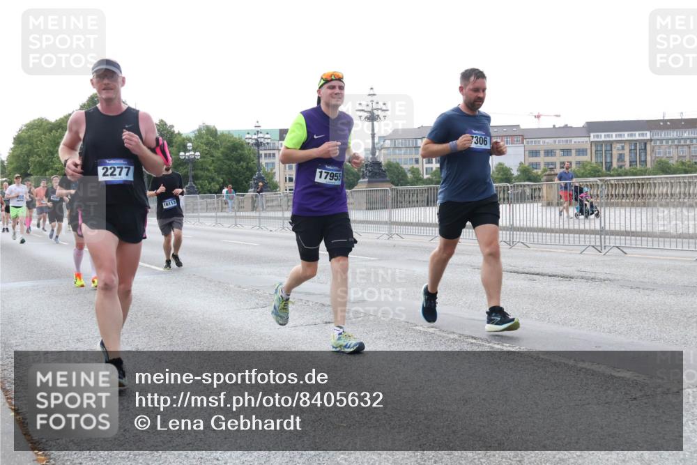 29.06.2025 - hella hamburg halbmarathon Lena Gebhardt http://msf.ph/oto/8405632 29.06.2025 10:03:51 Lombardsbrücke 2277, 16113, 17955, 7306, 1032, 1114, 1161, 1355, 1367, 1885, 2277, 2683, 2759, 3488, 4095, 4307, 4488, 4511, 5058, 5363, 5384, 5396, 5464, 5613, 6142, 6391, 6706, 7006, 7017, 7277, 7278, 7279, 7306, 7485, 8421, 8422, 8423, 8469, 8484, 8727, 9280, 9899, 10389, 11402, 11556, 11614, 12336, 12377, 12653, 13173, 13583, 13793, 13976, 15520, 15539, 15643, 15678, 15859, 16099, 16113, 16371, 16621, 17098, 17226, 17550, 18028 meine-sportfotos.de