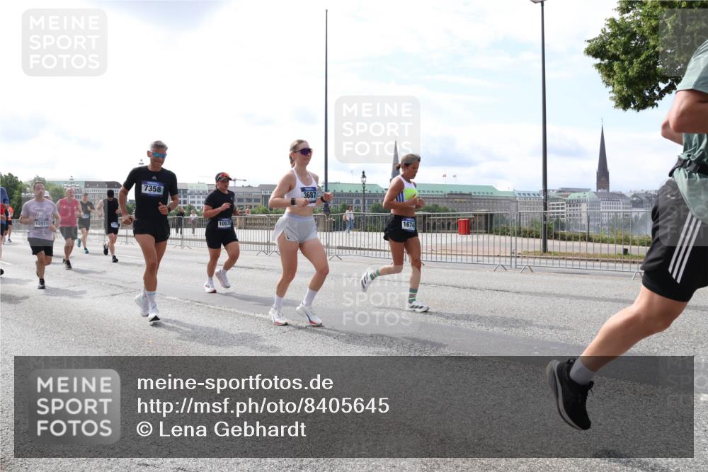 29.06.2025 - hella hamburg halbmarathon Lena Gebhardt http://msf.ph/oto/8405645 29.06.2025 10:16:37 Lombardsbrücke 12911, 7358, 10575, 3687, 1674, 1117, 1212, 1240, 1244, 1403, 1599, 1602, 1825, 2347, 2803, 2835, 2912, 3030, 3088, 3134, 3156, 3176, 3450, 3484, 3648, 3687, 4478, 4583, 4637, 5036, 5037, 5294, 6024, 6328, 6488, 6742, 6941, 6948, 7158, 7358, 7360, 7753, 7924, 8295, 8317, 8597, 8619, 8645, 8707, 8847, 8857, 9091, 9208, 9332, 9492, 9601, 9628, 9664, 9676, 9810, 9881, 10076, 10139, 10141, 10183, 10232, 10292, 10844, 10990, 11344, 11345 meine-sportfotos.de