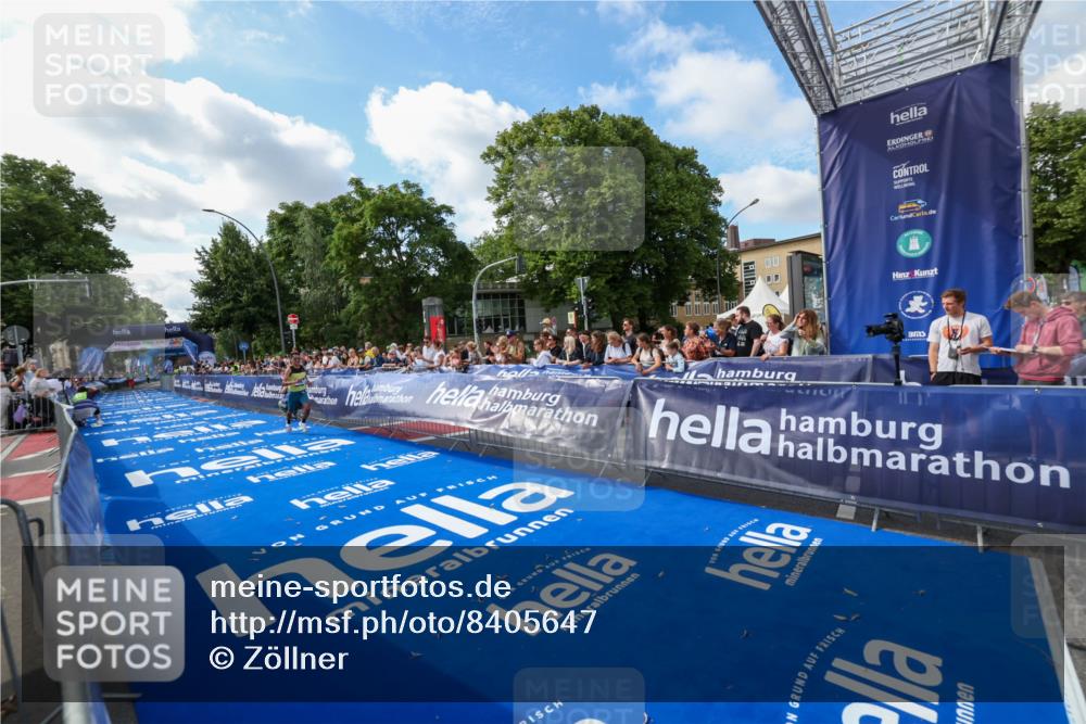 29.06.2025 - hella hamburg halbmarathon Zöllner http://msf.ph/oto/8405647 29.06.2025 10:05:23 Ziel 17, 19 meine-sportfotos.de