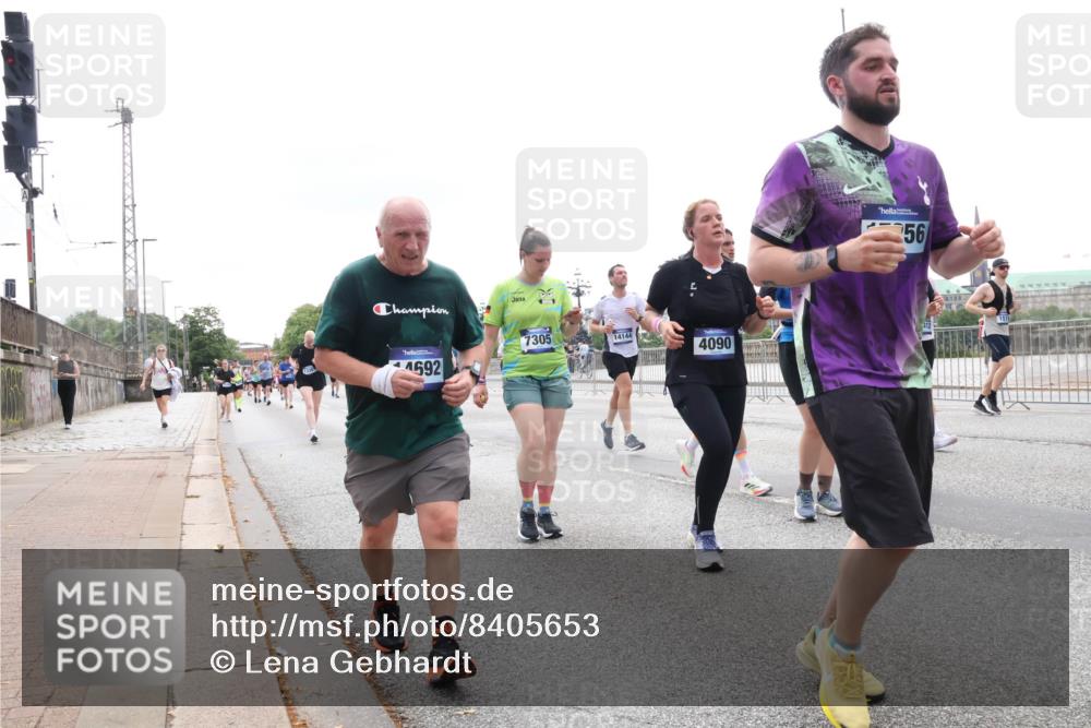 29.06.2025 - hella hamburg halbmarathon Lena Gebhardt http://msf.ph/oto/8405653 29.06.2025 10:50:22 Lombardsbrücke 4, 1692, 7305, 14144, 4090, 56, 1259, 1487, 1511, 1828, 2047, 3203, 3680, 3701, 3710, 3805, 3897, 4090, 4168, 4642, 4870, 4961, 5119, 5131, 5749, 5751, 5997, 6680, 6830, 7505, 7677, 7721, 7722, 7755, 8254, 8299, 8834, 9015, 9605, 9940, 10060, 10286, 10617, 10683, 10744, 11030, 11426, 11696, 11716, 11760, 12079, 13127, 13128, 13309, 13381, 13744, 13846, 13887, 14102, 14144, 14505, 14591, 14940, 15017, 15230, 15416, 15626 meine-sportfotos.de