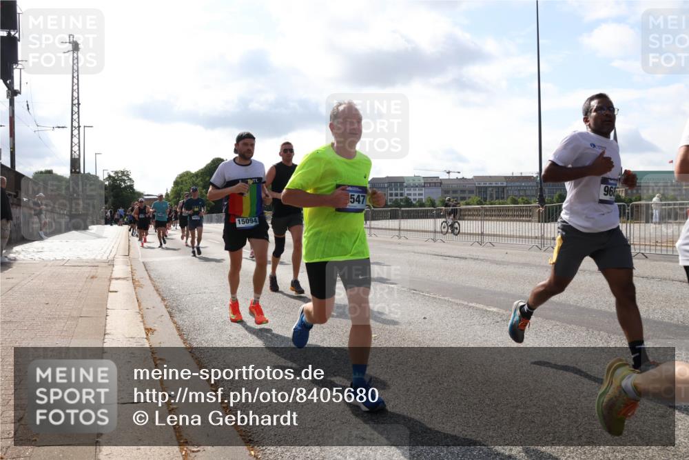 29.06.2025 - hella hamburg halbmarathon Lena Gebhardt http://msf.ph/oto/8405680 29.06.2025 09:49:34 Lombardsbrücke 1433, 15094, 968, 547, 1343, 1445, 1603, 1975, 2044, 2324, 2573, 2707, 2745, 2750, 2849, 2949, 2980, 3014, 3116, 3136, 3282, 3431, 4148, 4303, 4425, 4766, 5050, 5648, 5889, 6095, 6149, 6771, 7035, 7109, 7229, 7796, 7981, 8358, 8370, 8465, 9264, 9265, 9296, 9686, 9914, 10369, 10680, 10930, 11447, 11765, 11952, 12088, 12098, 12839, 13064, 13141, 13158, 13190, 13800, 13900, 14075, 14077, 14204, 14311, 14359, 14374, 14603, 14629, 14667, 14688, 14789, 15094 meine-sportfotos.de