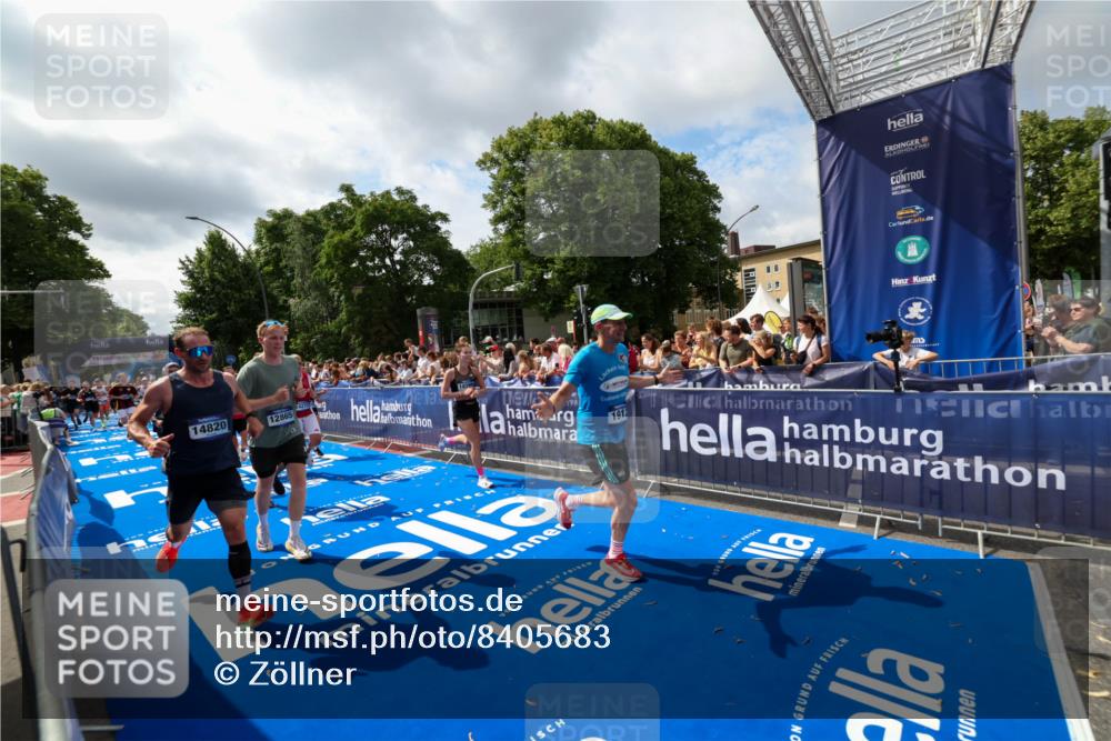 29.06.2025 - hella hamburg halbmarathon Zöllner http://msf.ph/oto/8405683 29.06.2025 10:40:46 Ziel 1882, 1912, 2324, 2714, 2750, 4634, 4843, 4889, 5014, 5026, 5745, 7080, 7622, 8074, 8629, 9294, 10900, 11959, 12865, 14092, 14272, 14820, 15351, 15493, 16201, 16249, 16599, 17486, 18399 meine-sportfotos.de